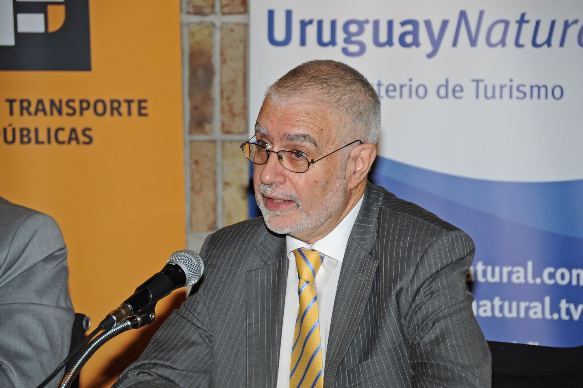 Subsecretario Benjamín Liberoff, dirigiéndose a los presentes