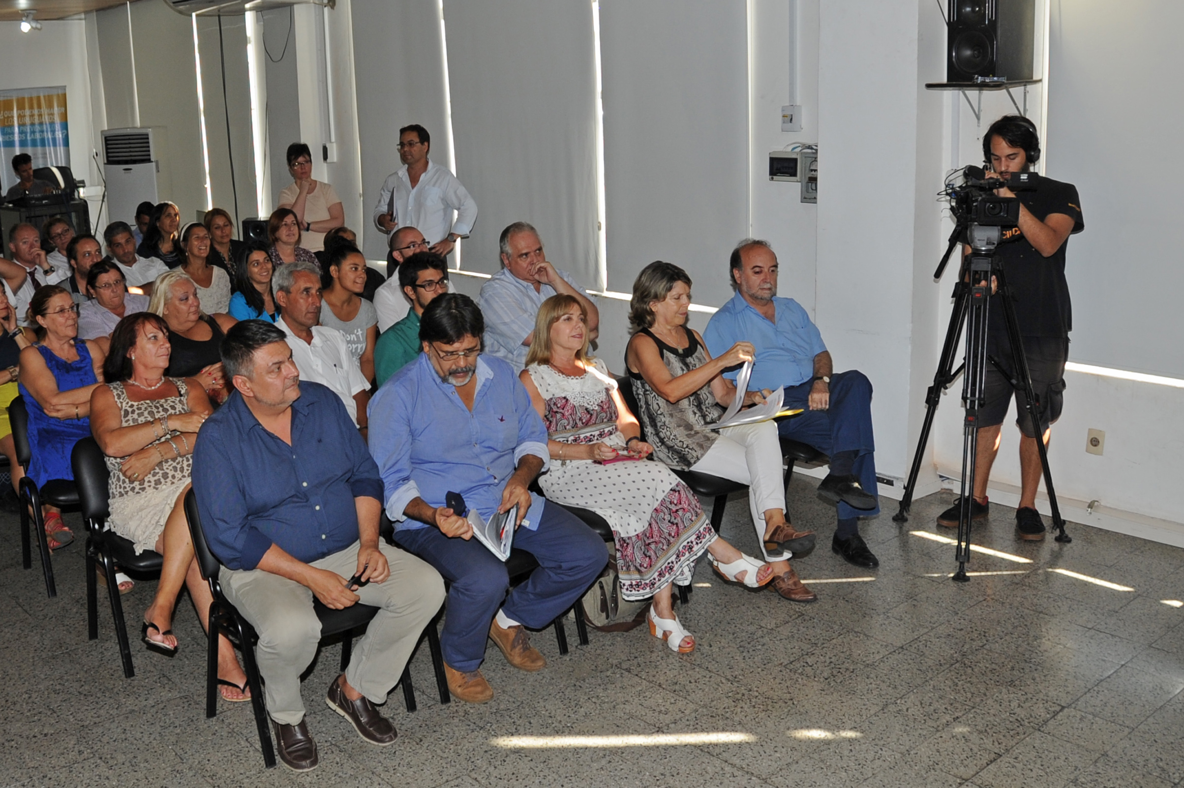 Asistentes a la firma de convenio