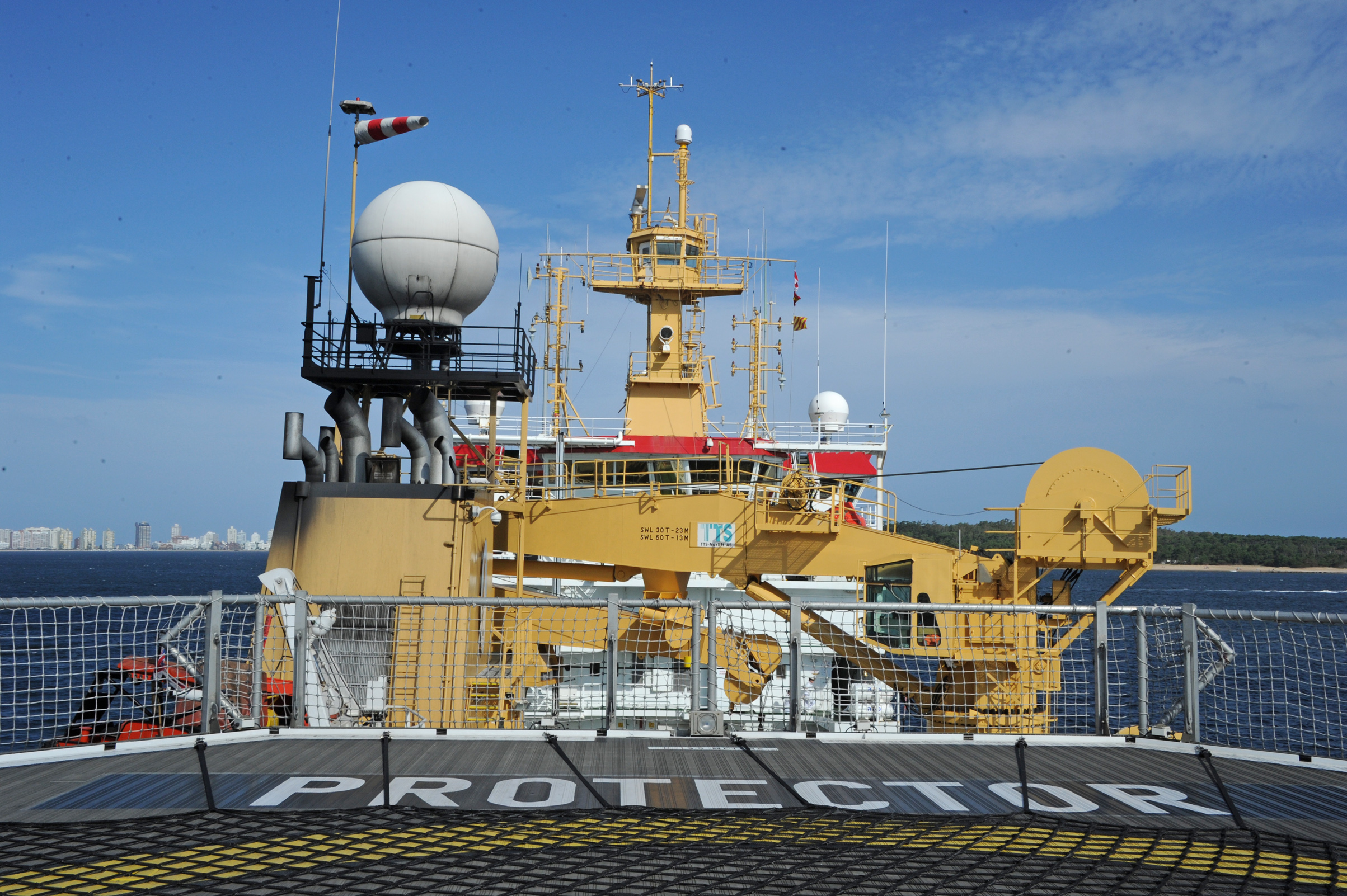 Buque HMS Protector