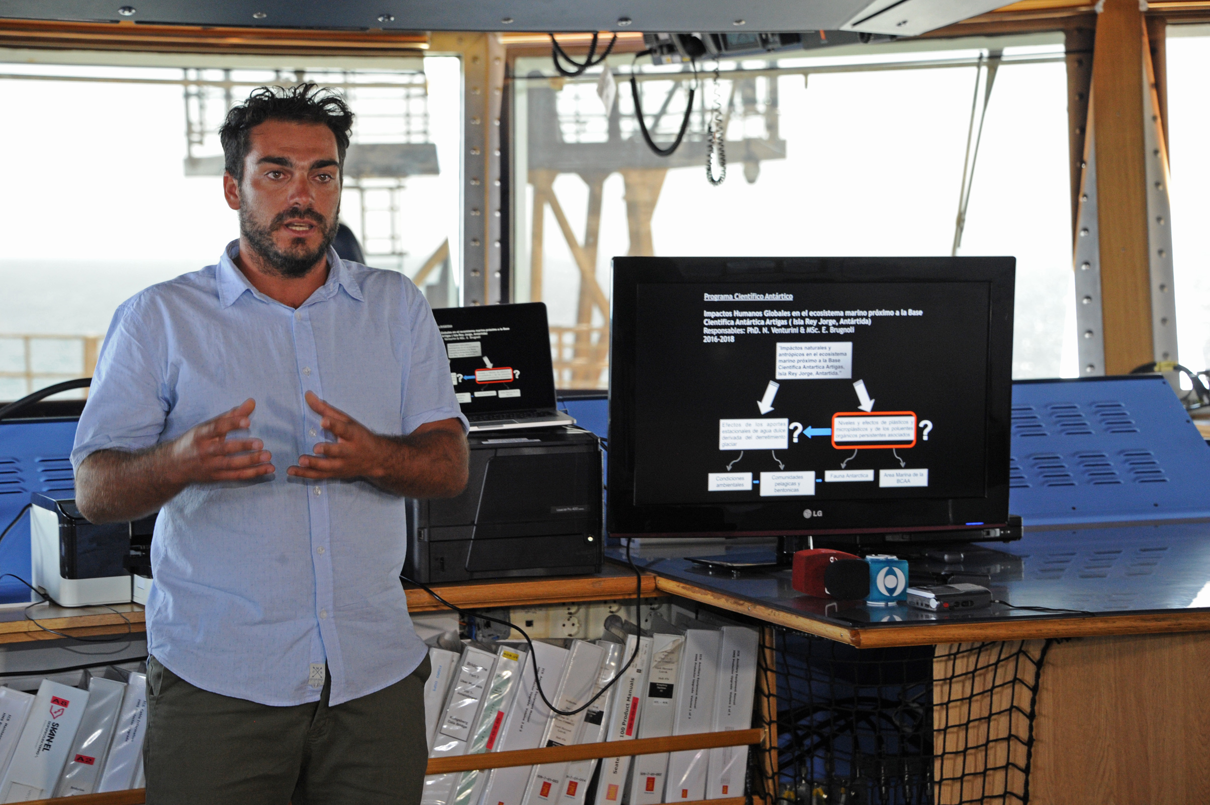 Investigador participante del Programa Nacional Antártico Uruguayo