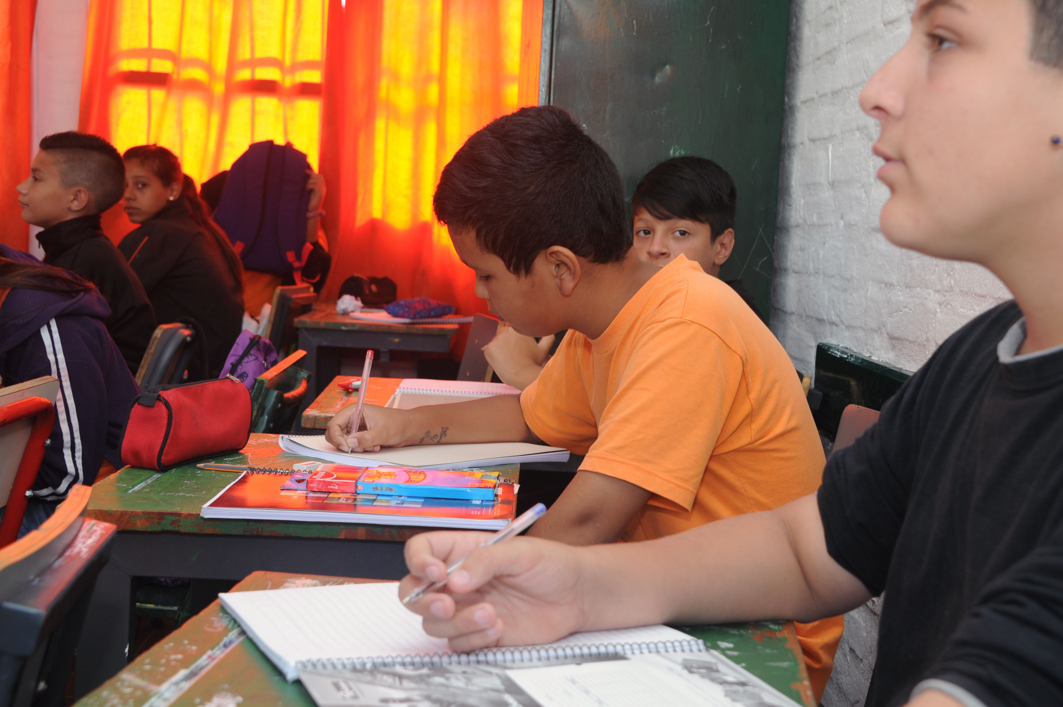 Clase en el Liceo N.° 60 Profesor Víctor Cayota