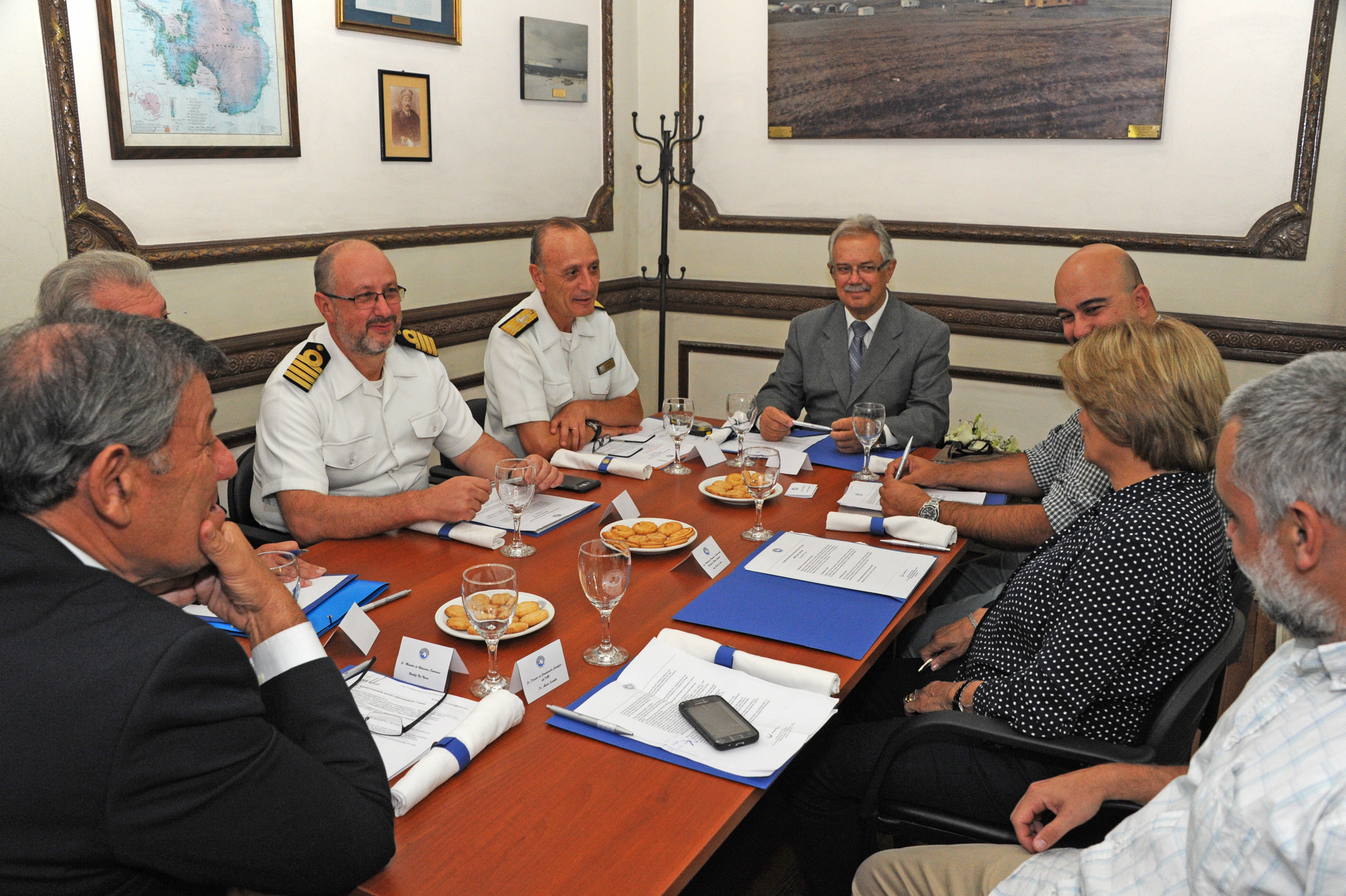 Reunión del Grupo Interministerial del Consejo Directivo del Instituto Antártico Uruguayo