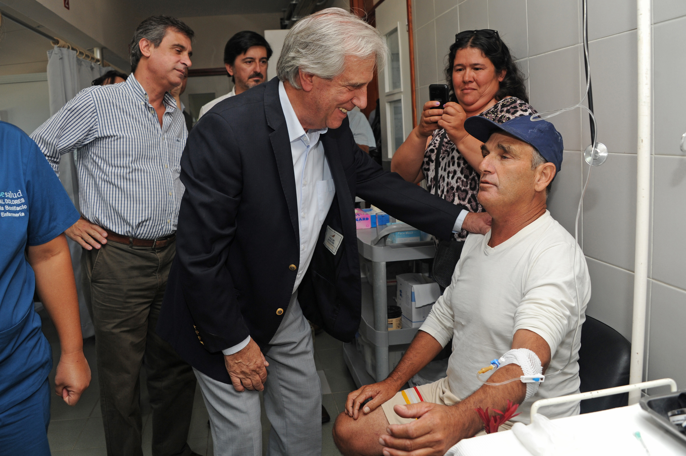 Vázquez visitó la nueva emergencia del Hospital de Dolores