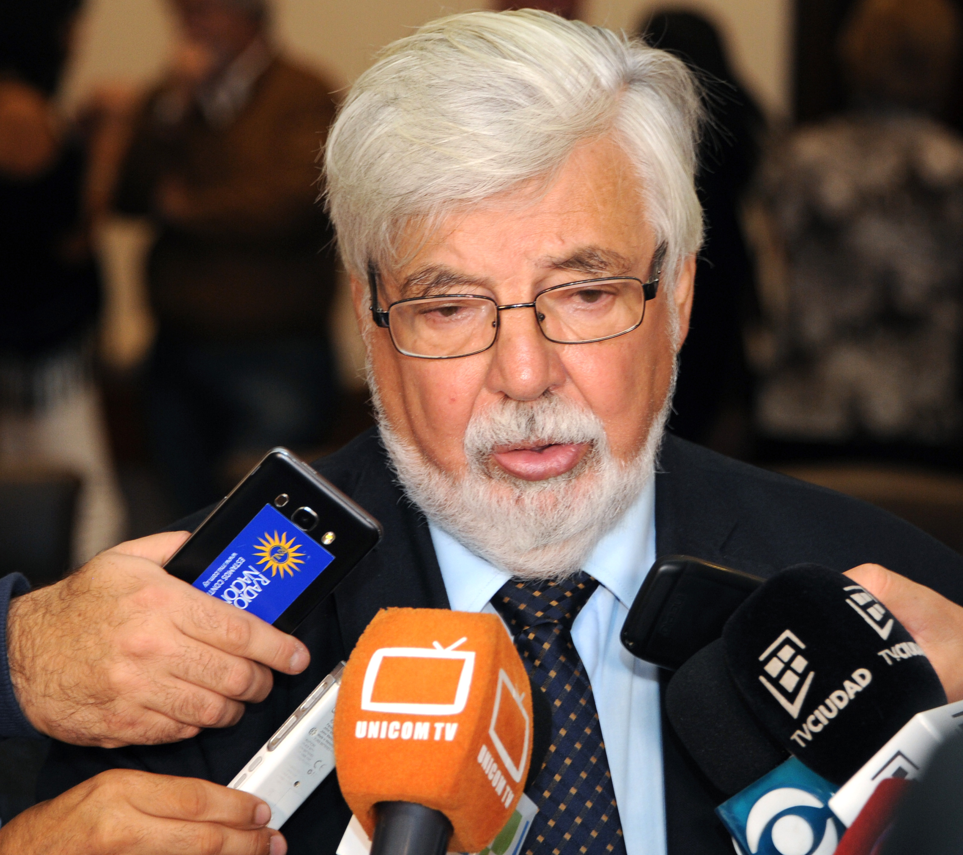 Ministro del Interior, Eduardo Bonomi dialoga con la prensa