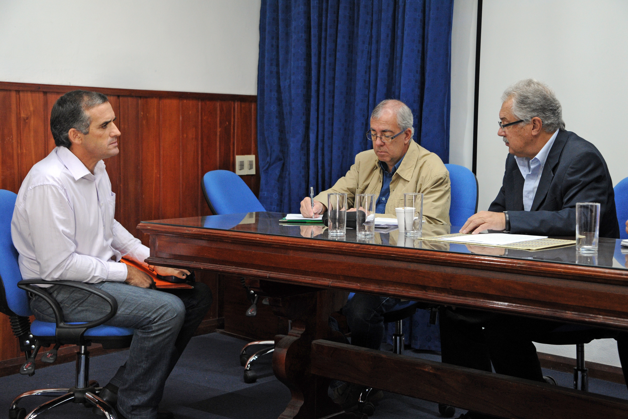 Ministro de Defensa, Jorge Menéndez, durante las reuniones mantenidas en Canelones