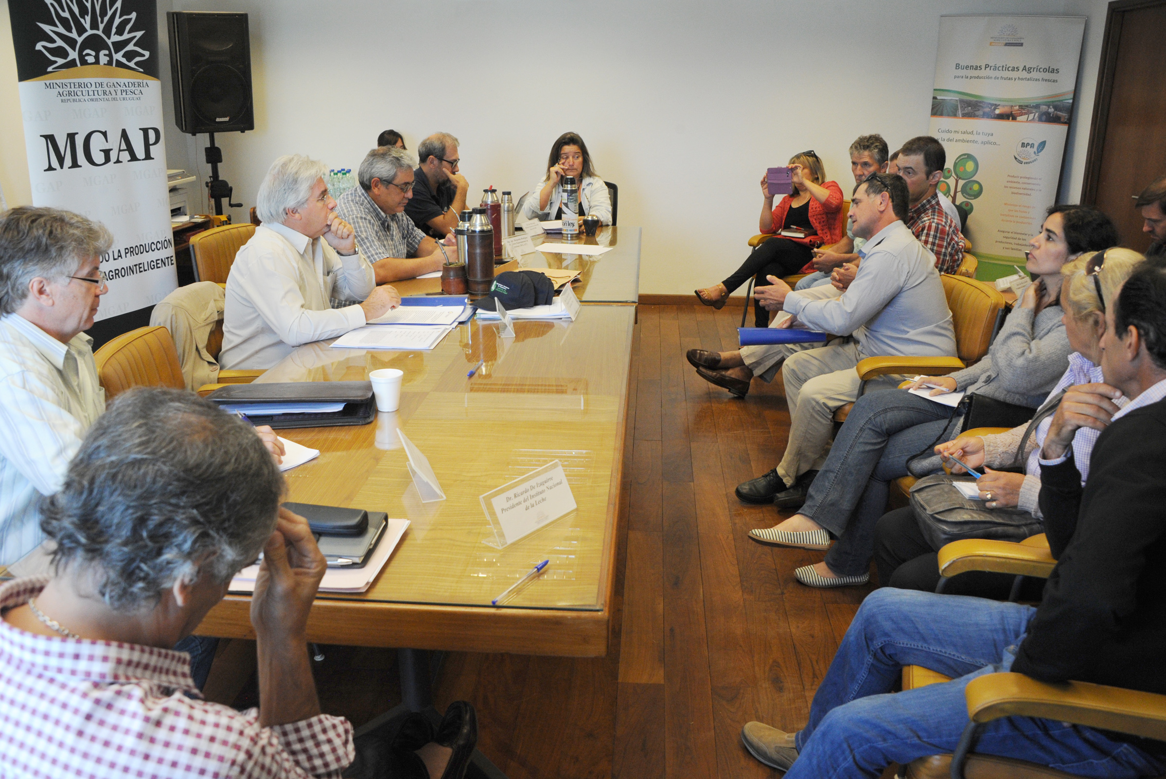 Audiencias recibidas por el ministro Aguerre y autoridades del MGAP, en este caso con la Asociación de Fasoneros de Canelones