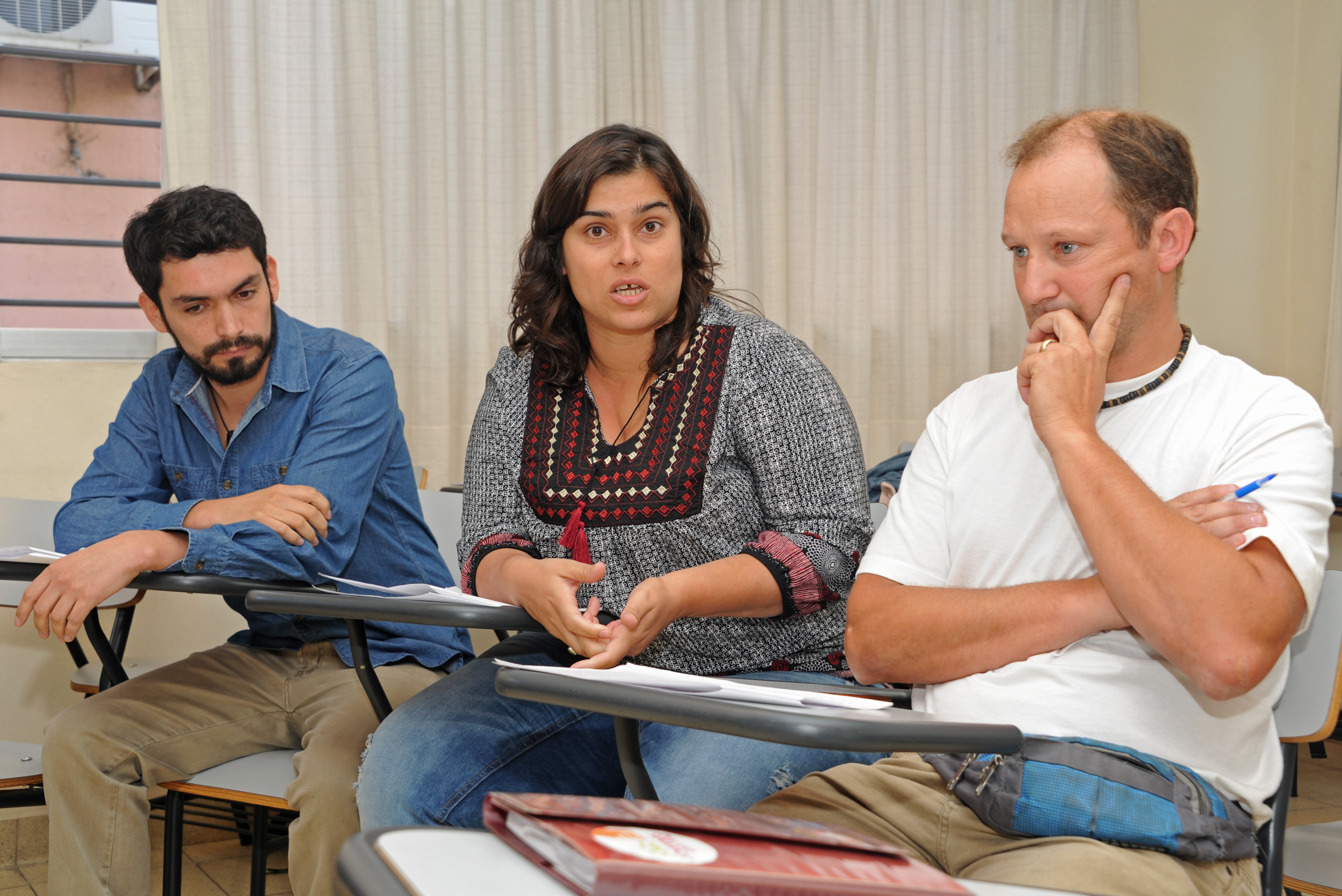 Representantes de organizaciones sociales locales