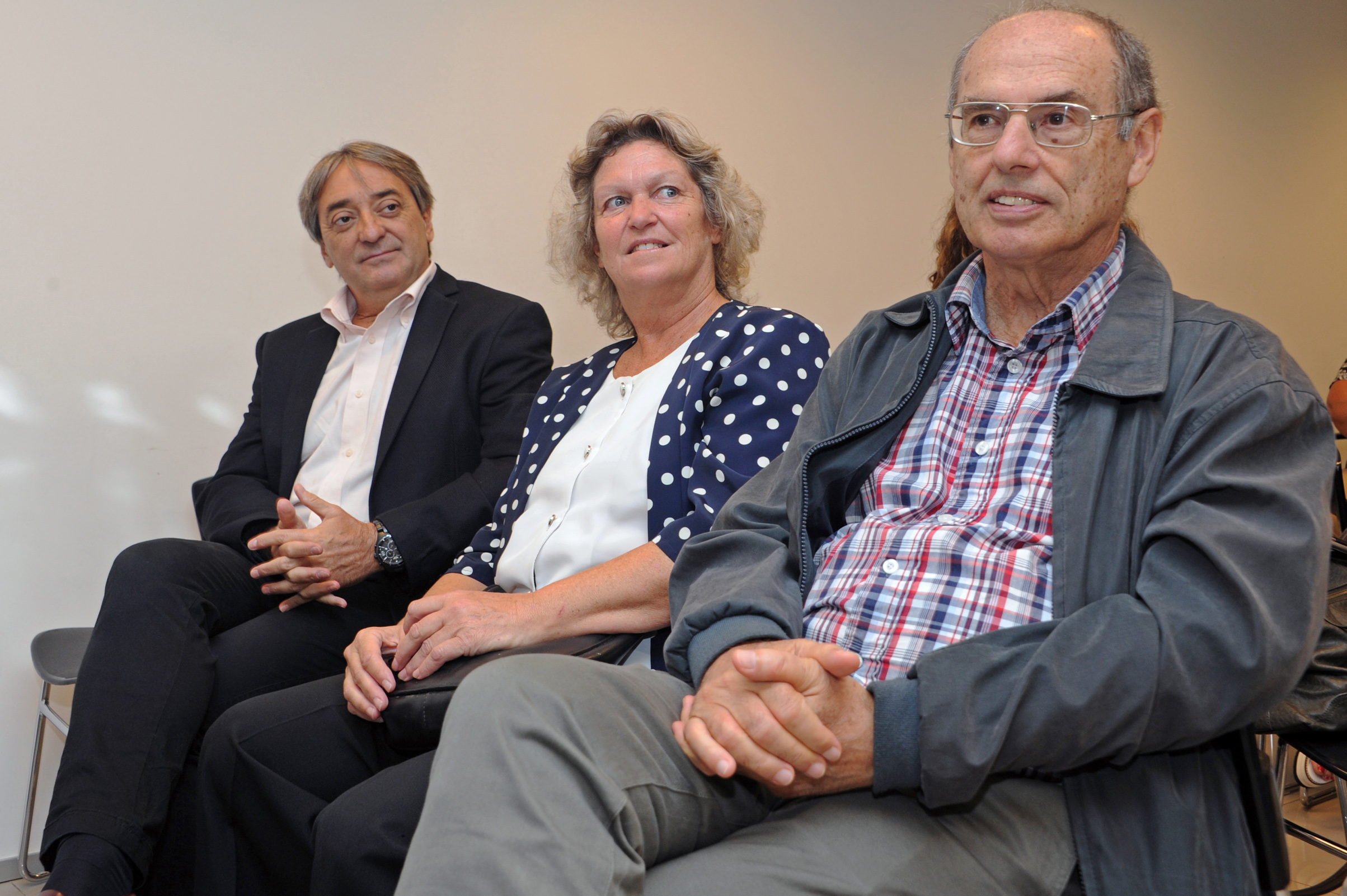Secretario Nacional del Deporte, Fernando Cáceres, entre los asistentes a la firma de convenio
