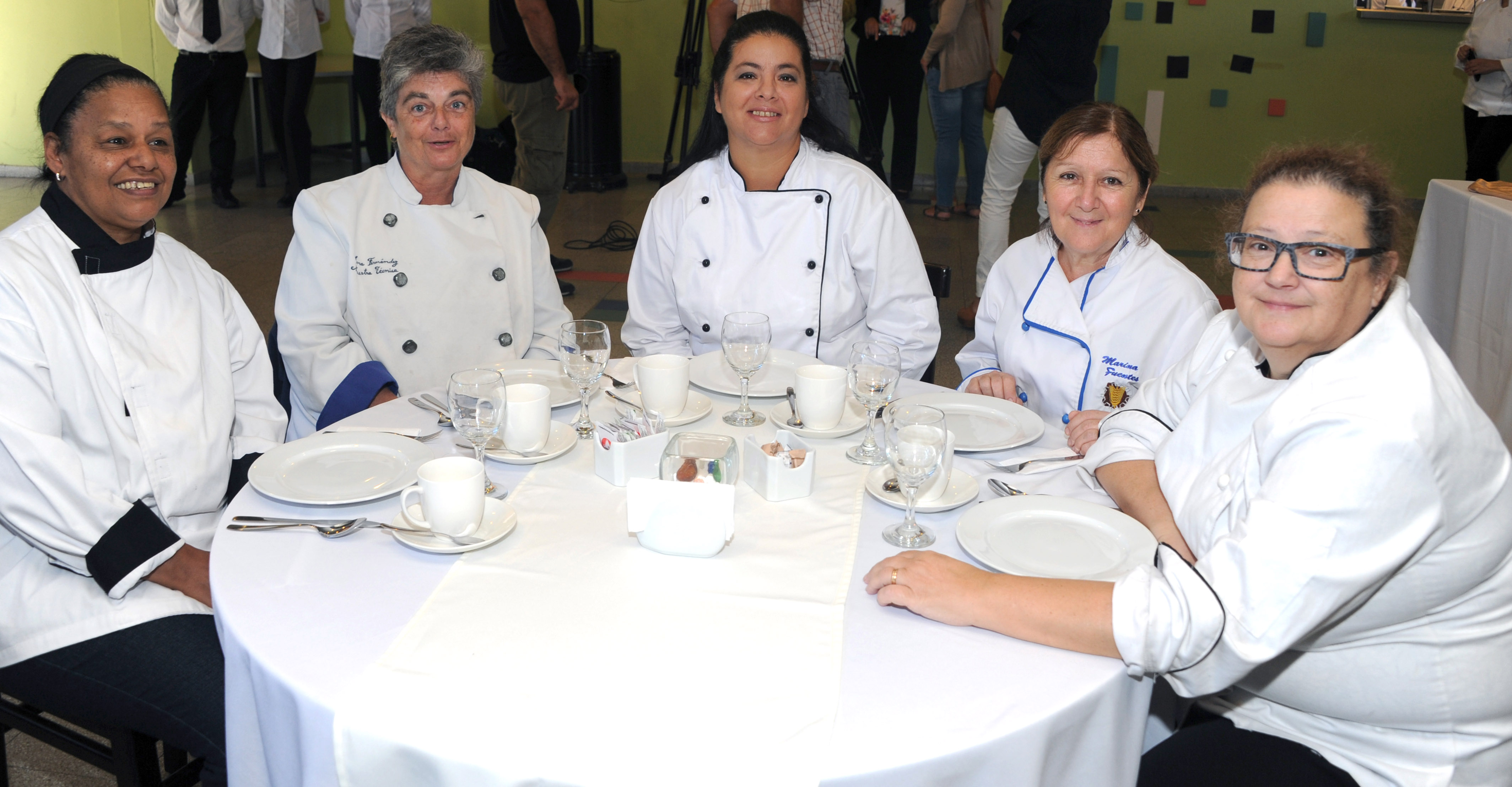 Estudiantes de gastronomía de la UTU