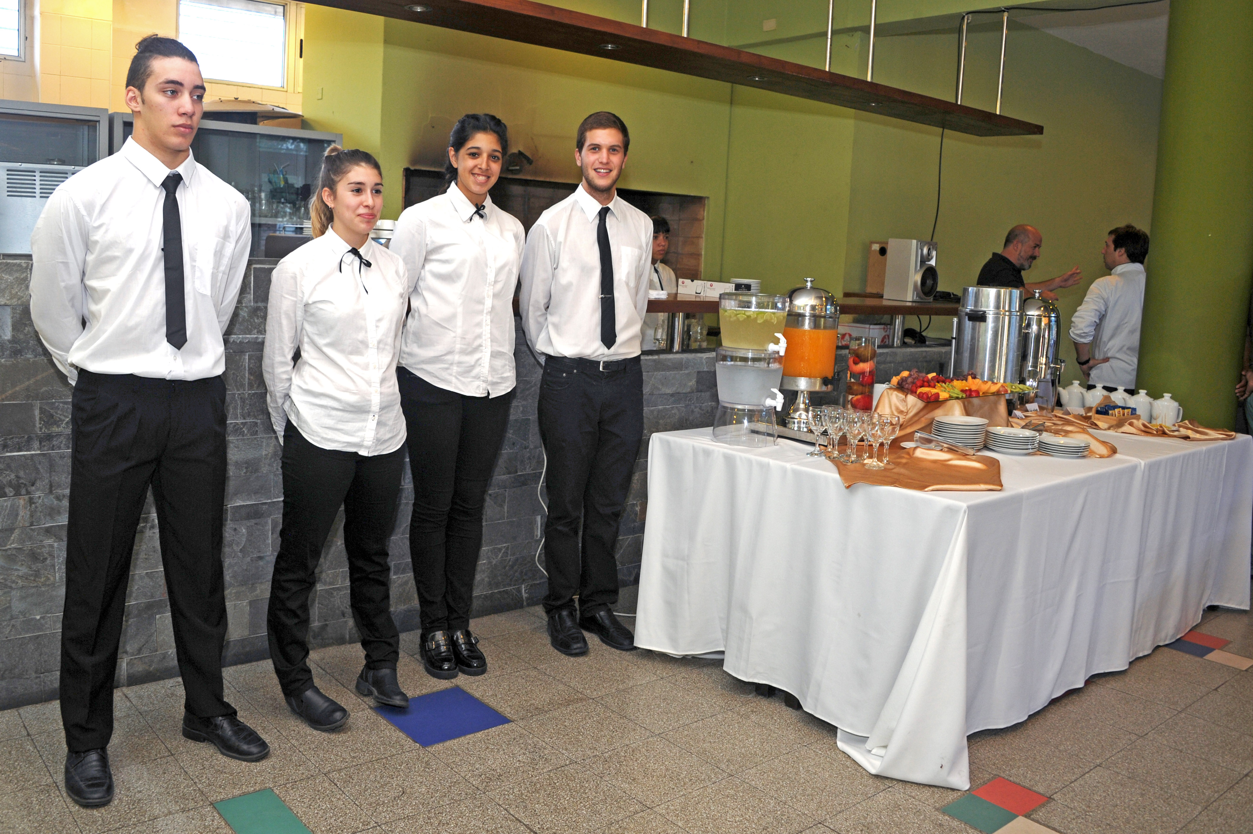 Presentación realizada por los estudiantes de gastronomía de la UTU