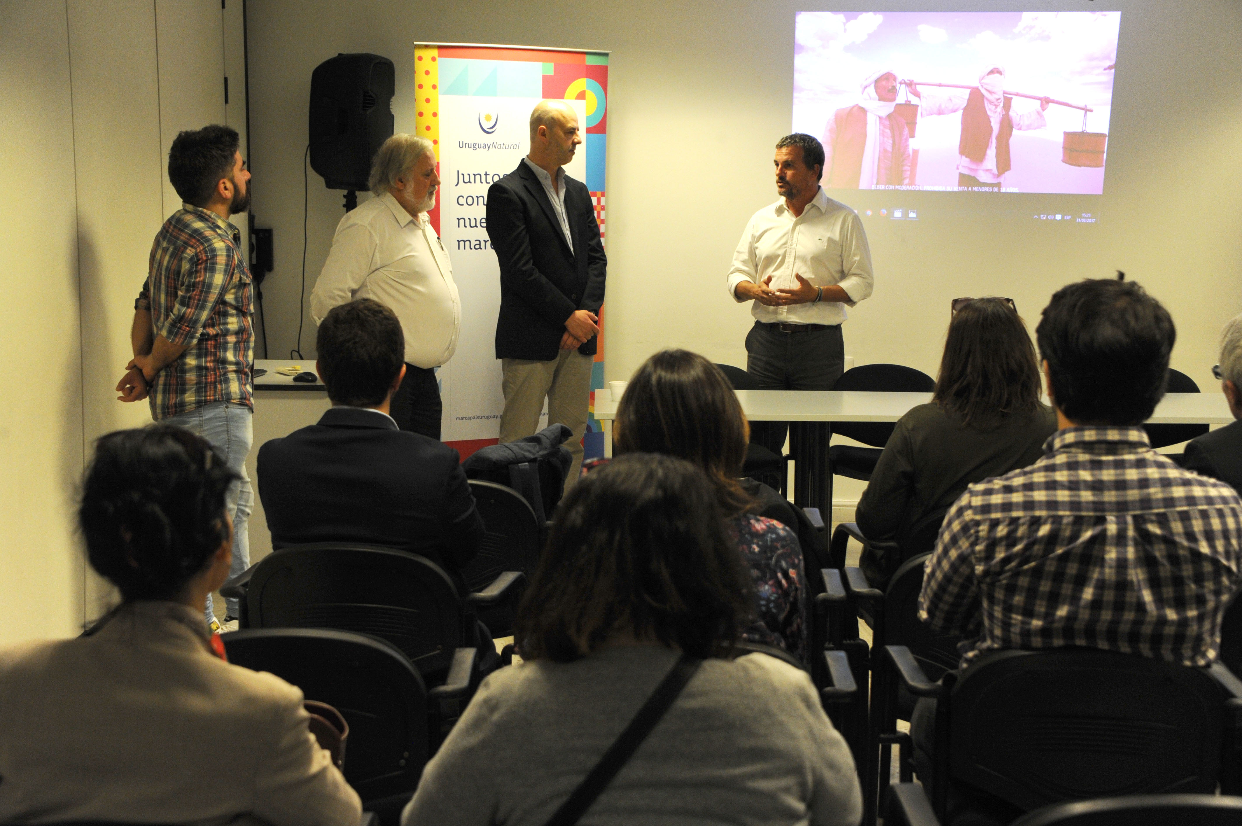 El director ejecutivo de Uruguay XXI, Antonio Carámbula en el acto de lanzamiento del concurso realizado el viernes en Torre Ejecutiva.