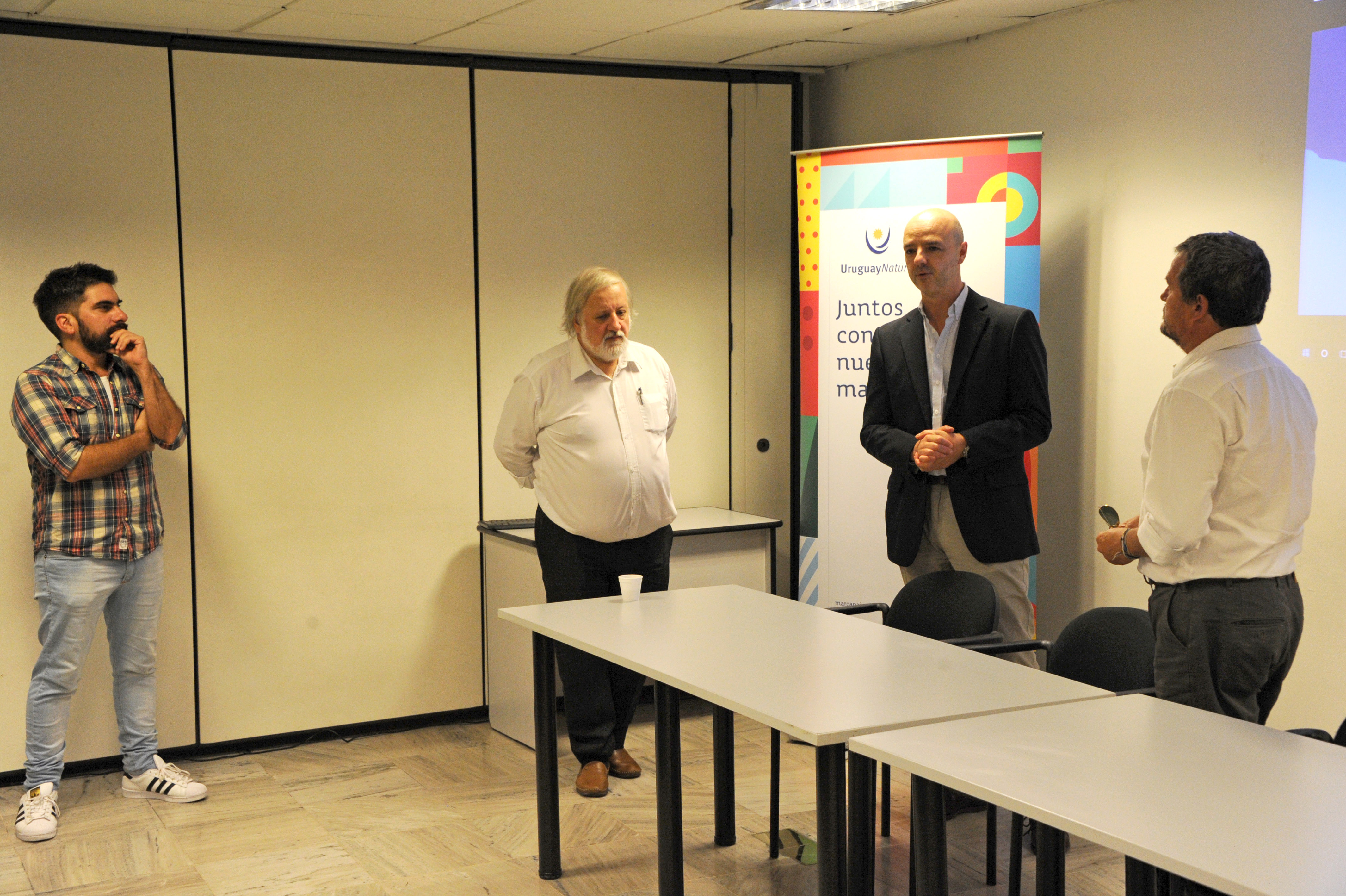 El director ejecutivo de Uruguay XXI, Antonio Carámbula en el acto de lanzamiento del concurso realizado el viernes en Torre Ejecutiva.