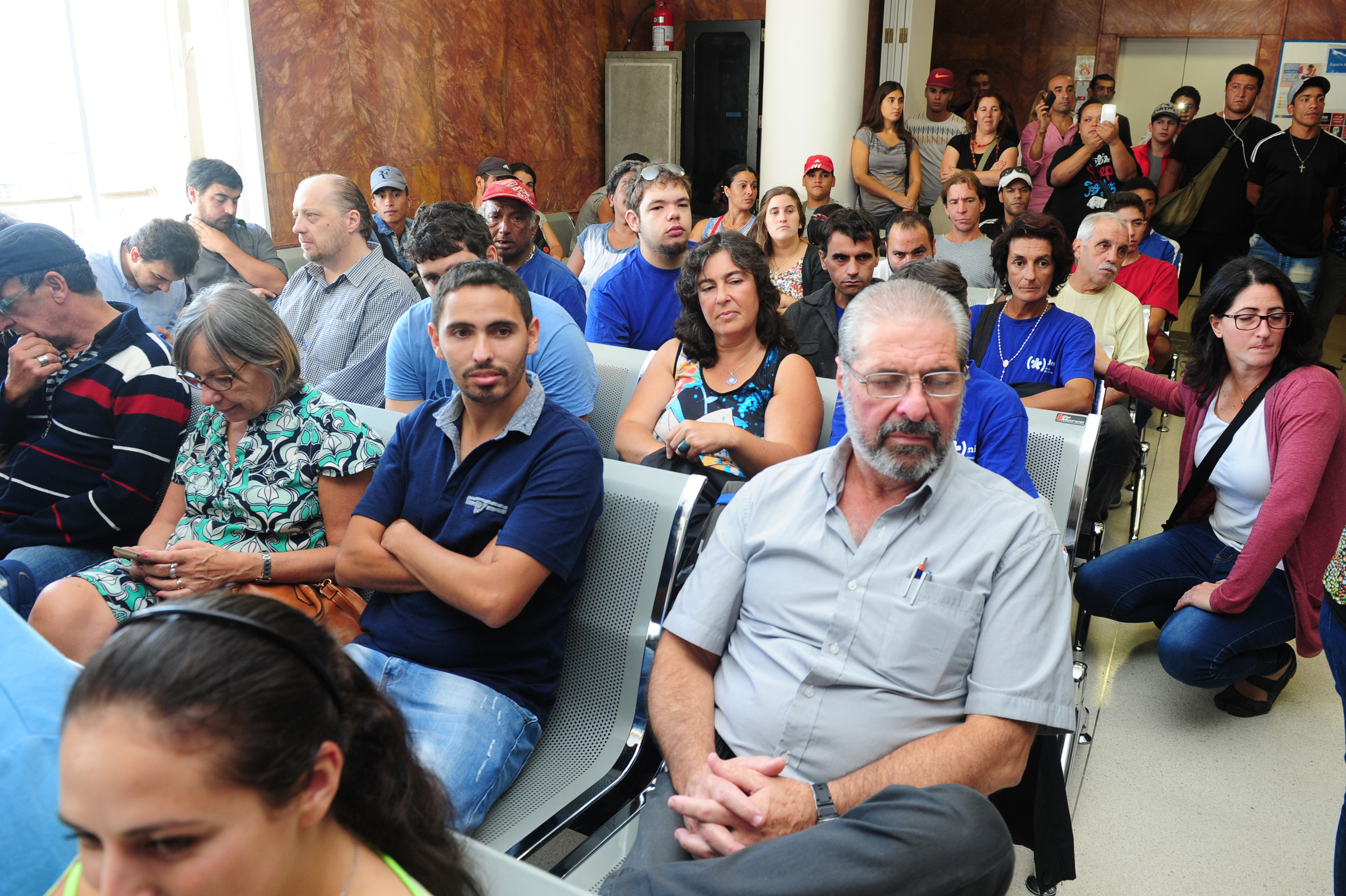 Entrega de 200 certificados a personas que se capacitaron en cocina rápida, panadería, carpintería en aluminio, soldadura, áreas verdes y huerta