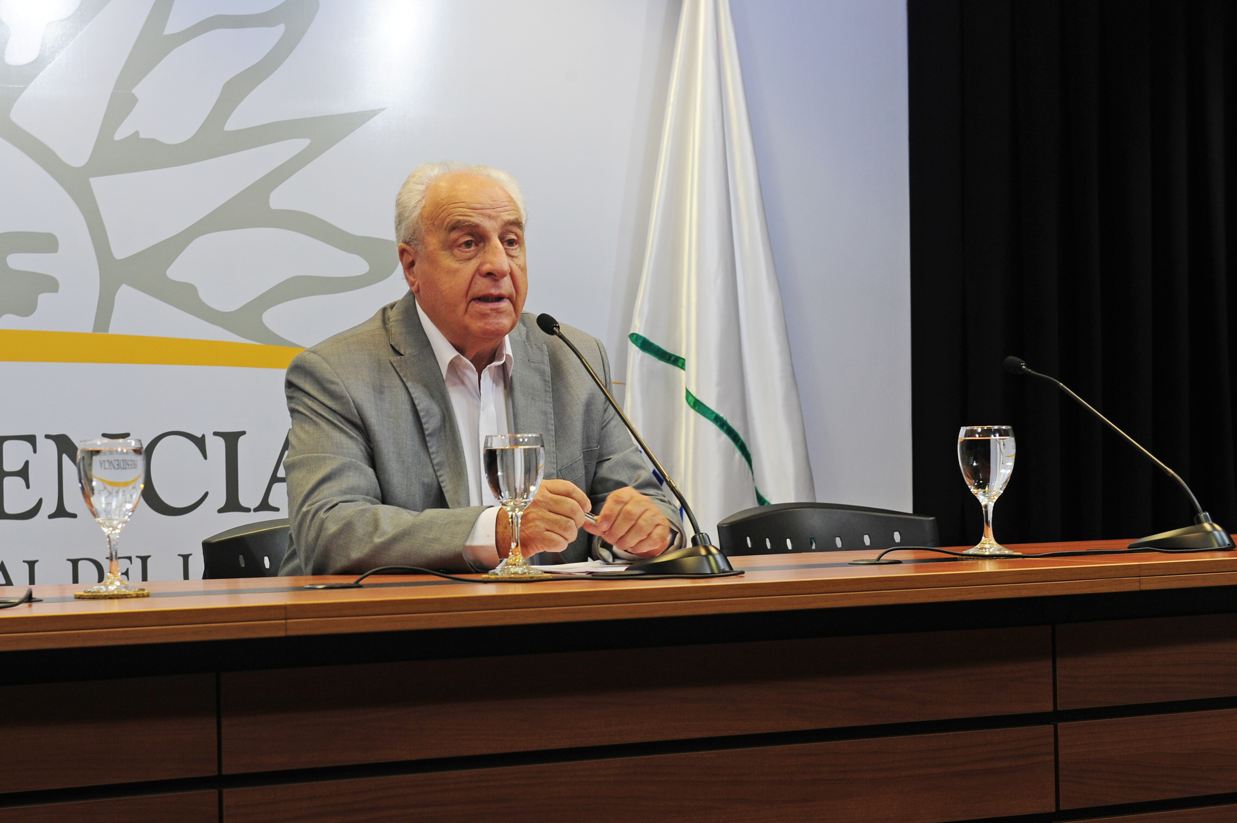 Ministro de Transporte, Víctor Rossi