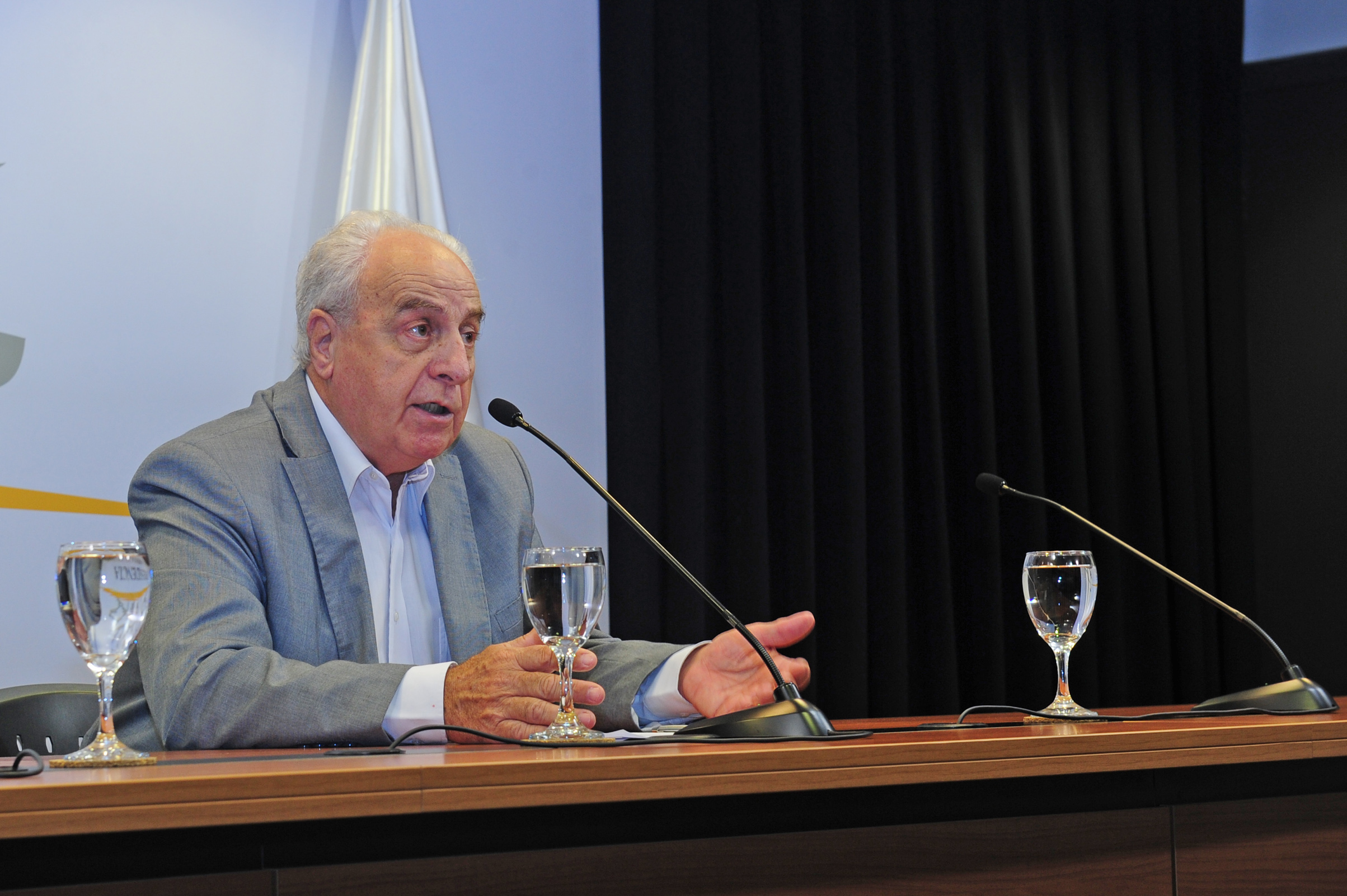 Ministro de Transporte, Víctor Rossi