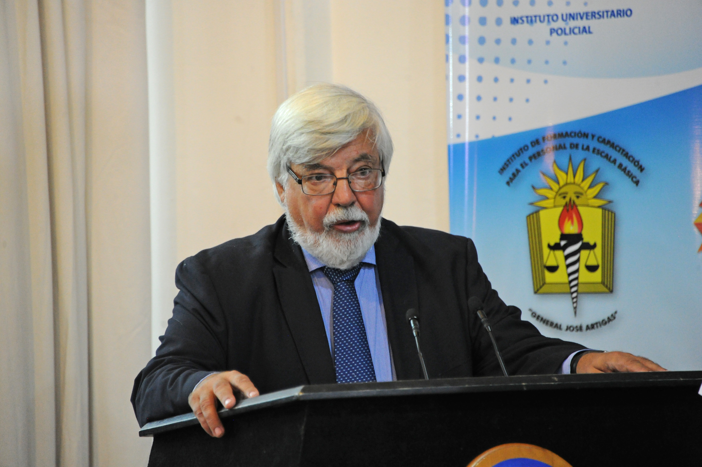Ministro Eduardo Bonomi, haciendo uso de la palabra