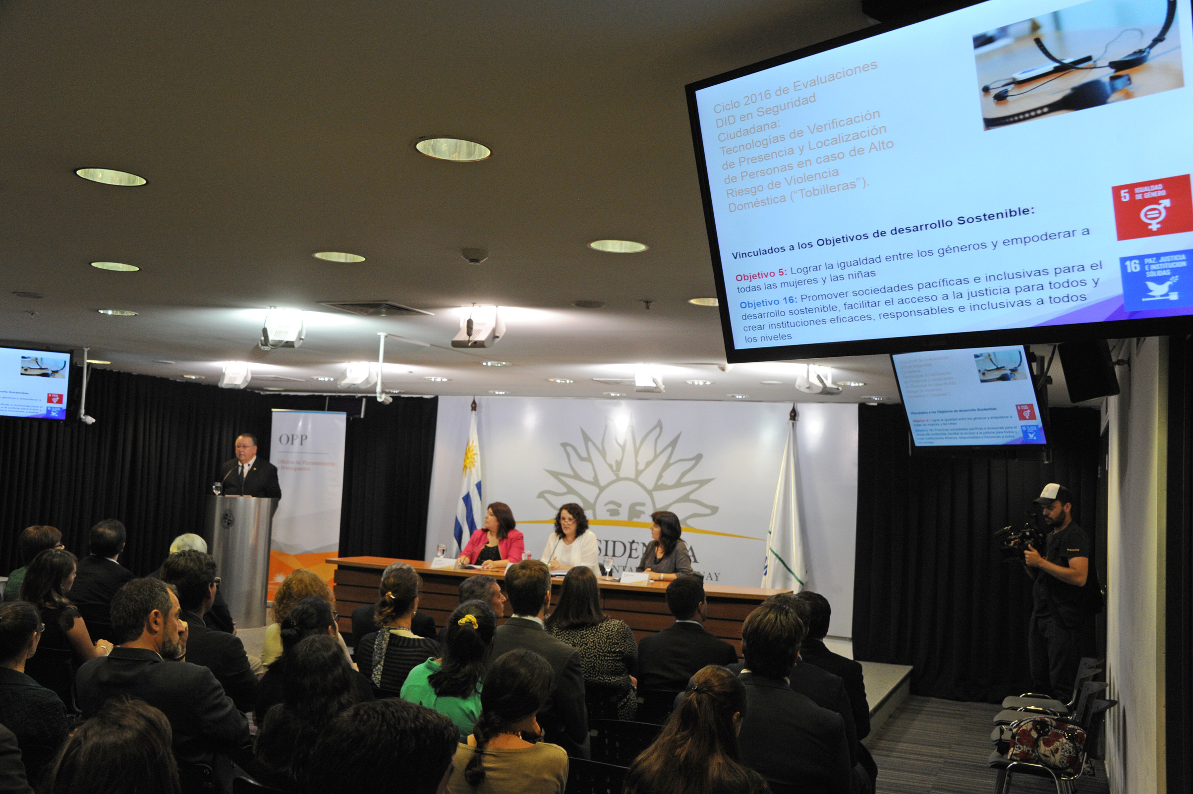Conferencia de prensa sobre evaluación de resultados de utilización del sistema de tobilleras electrónicas