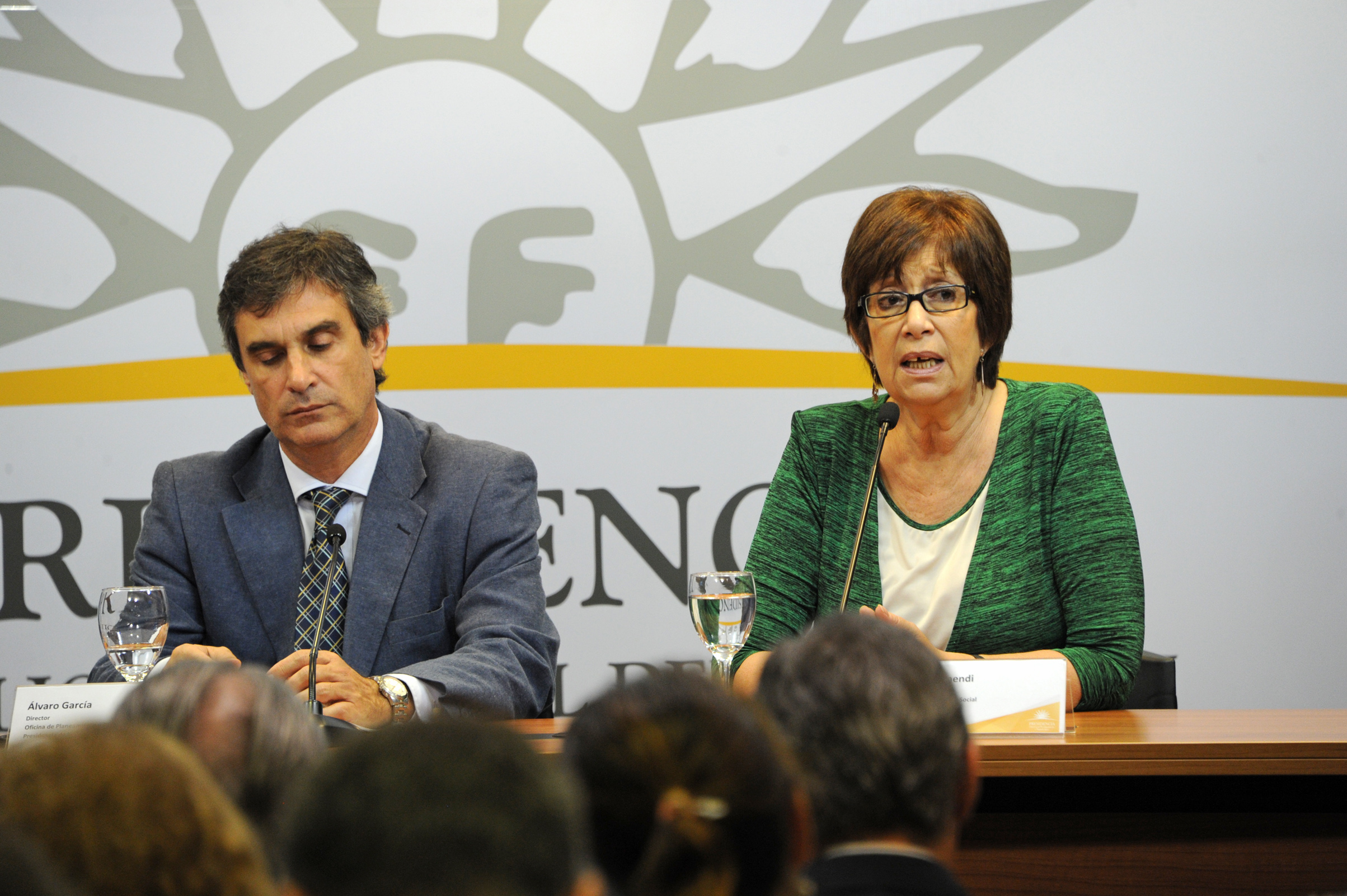 Ministra de Desarrollo Social, Marina Arismendi, dirigiéndose a los presentes