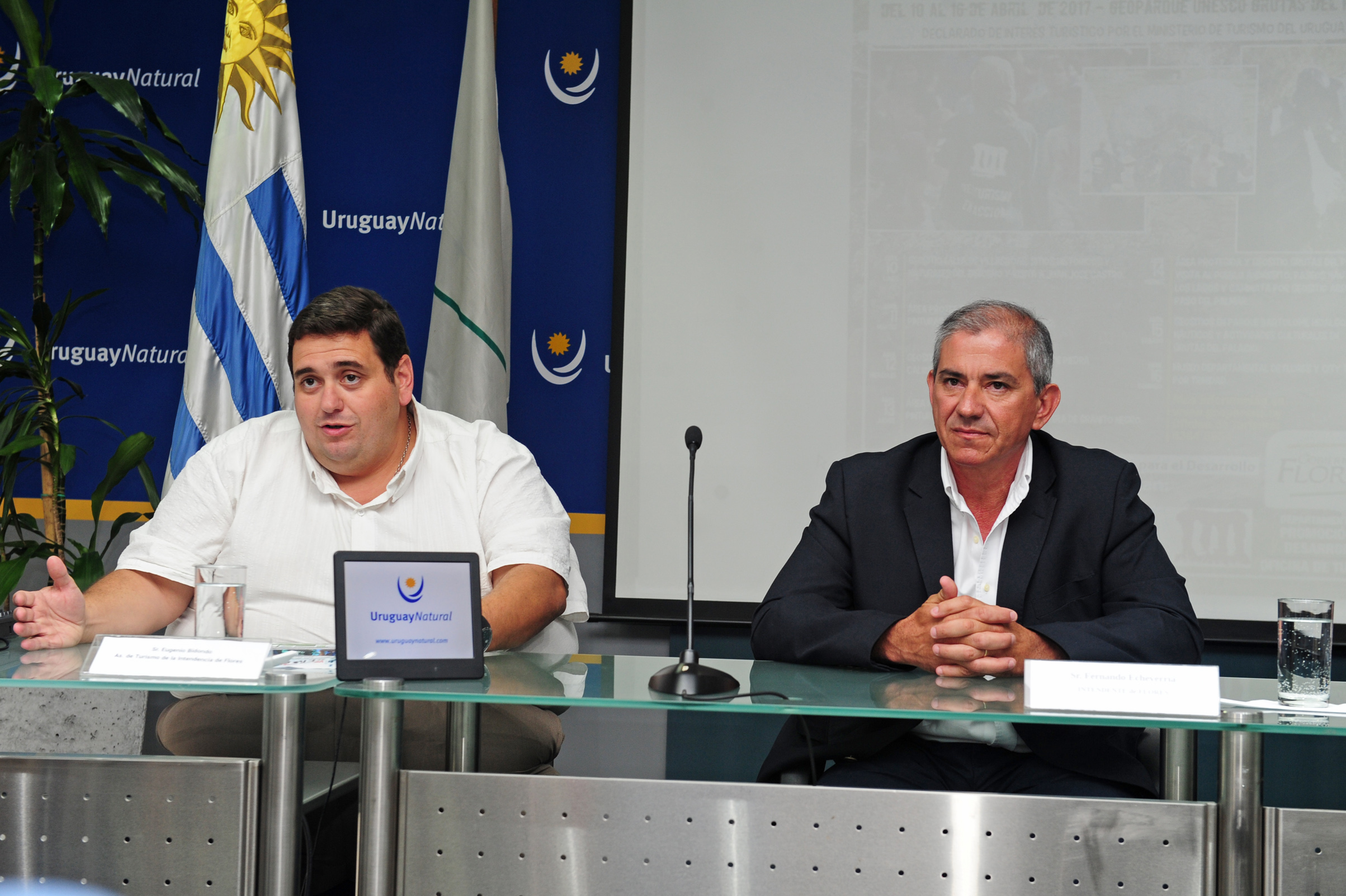 Asesor de Turismo de la Intendencia de Flores, Eugenio Bidondo, dirigiéndose a los presentes
