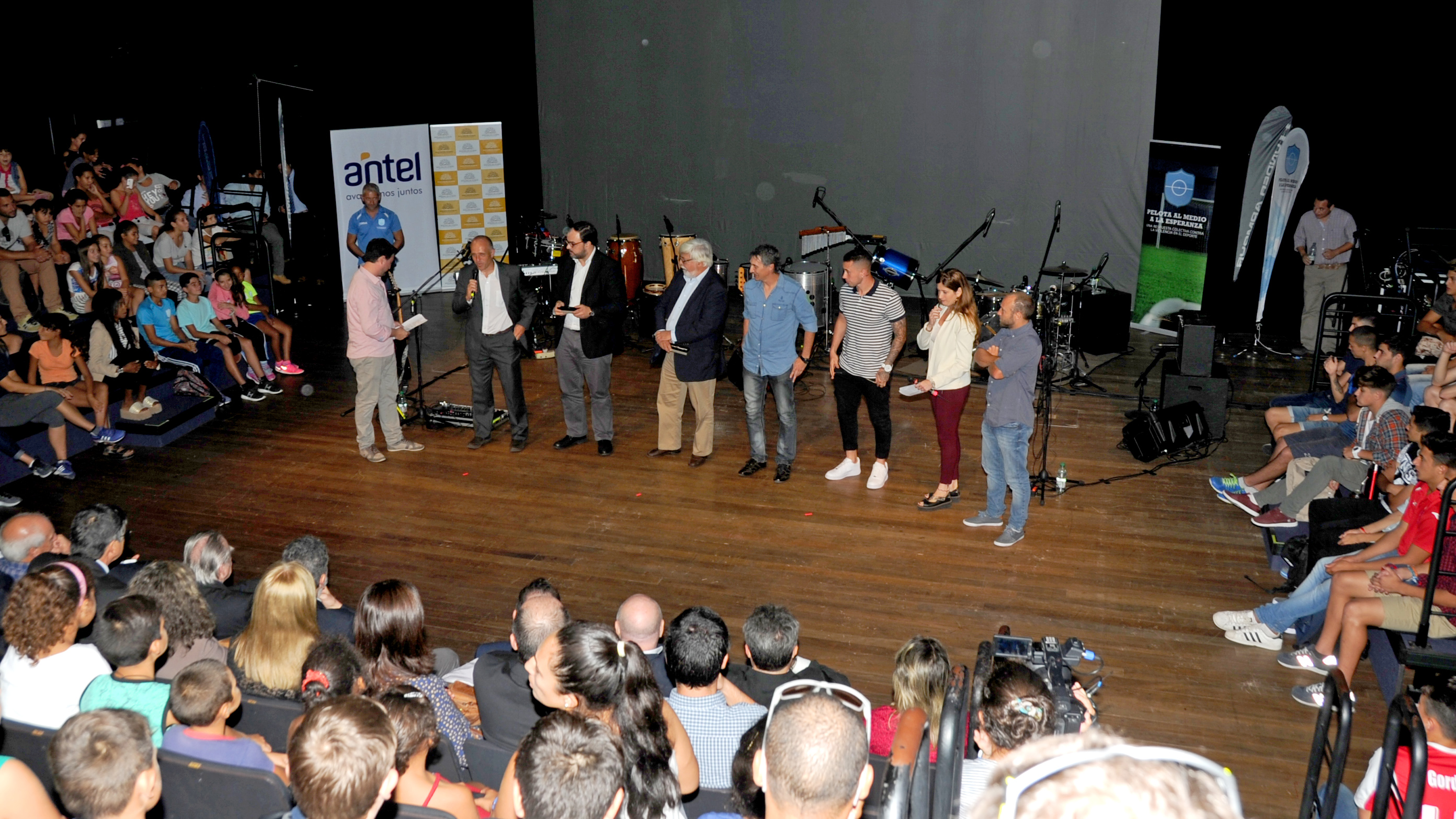 Reconocimiento a los campeones sudamericanos de la sub-20 de la selección de la Asociación Uruguaya de Fútbol