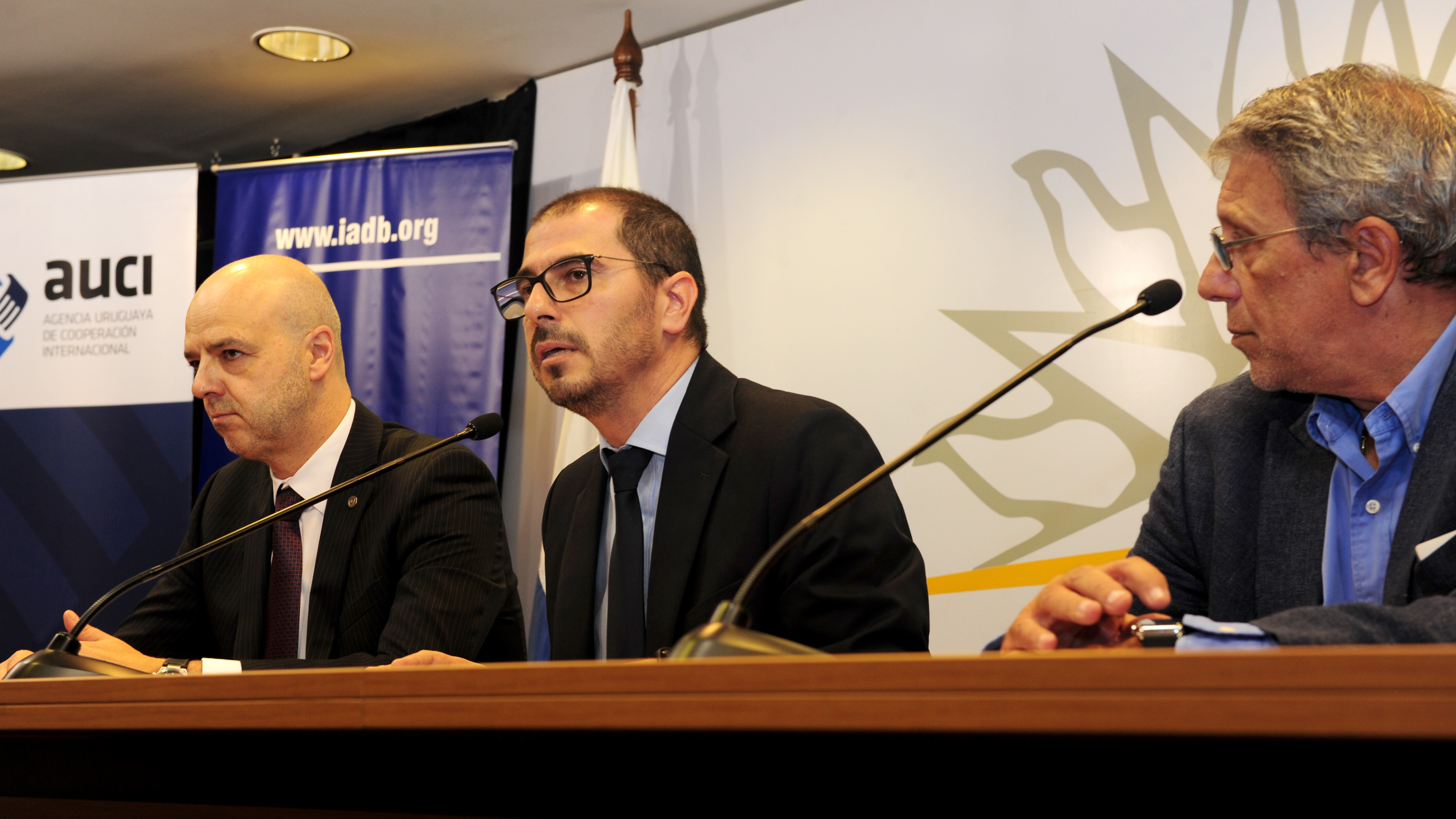 Juan Andrés Roballo como presidente de la AUCI se dirige a los presentes