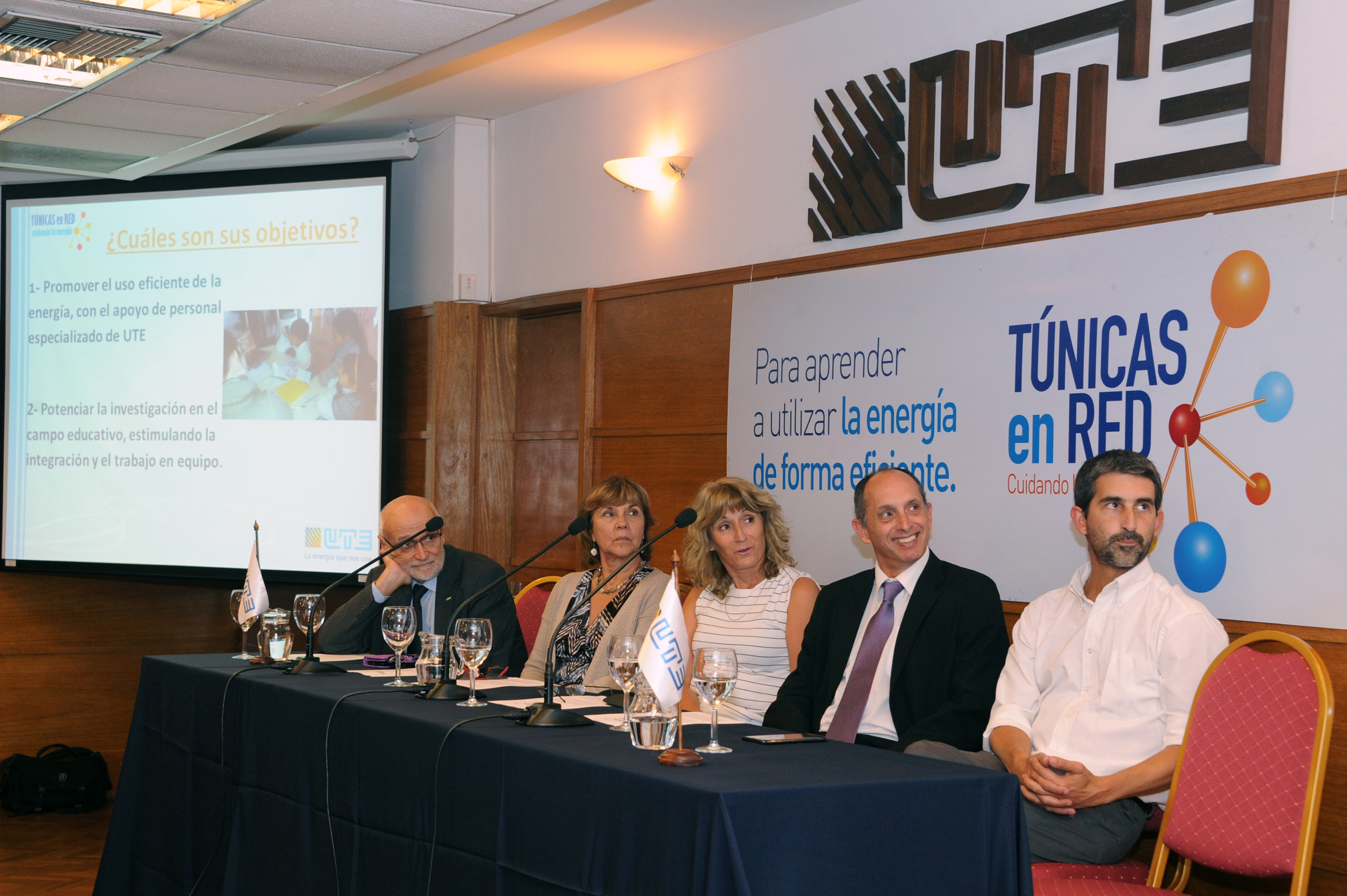 Mesa de autoridades, en la presentación de la edición 2017 de Túnicas en Red