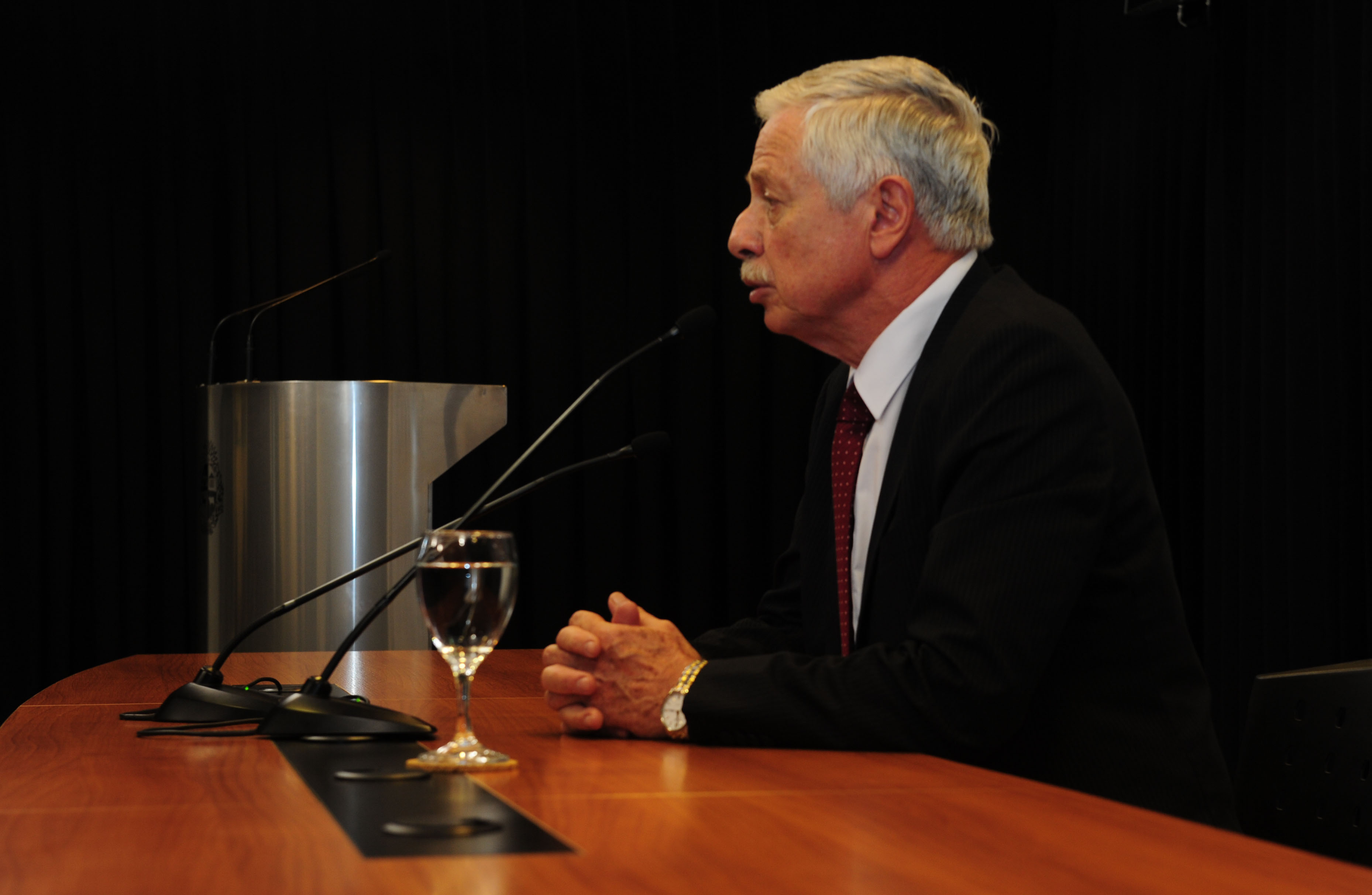 Ministro de Salud Pública, Jorge Basso, luego del Consejo de Ministros