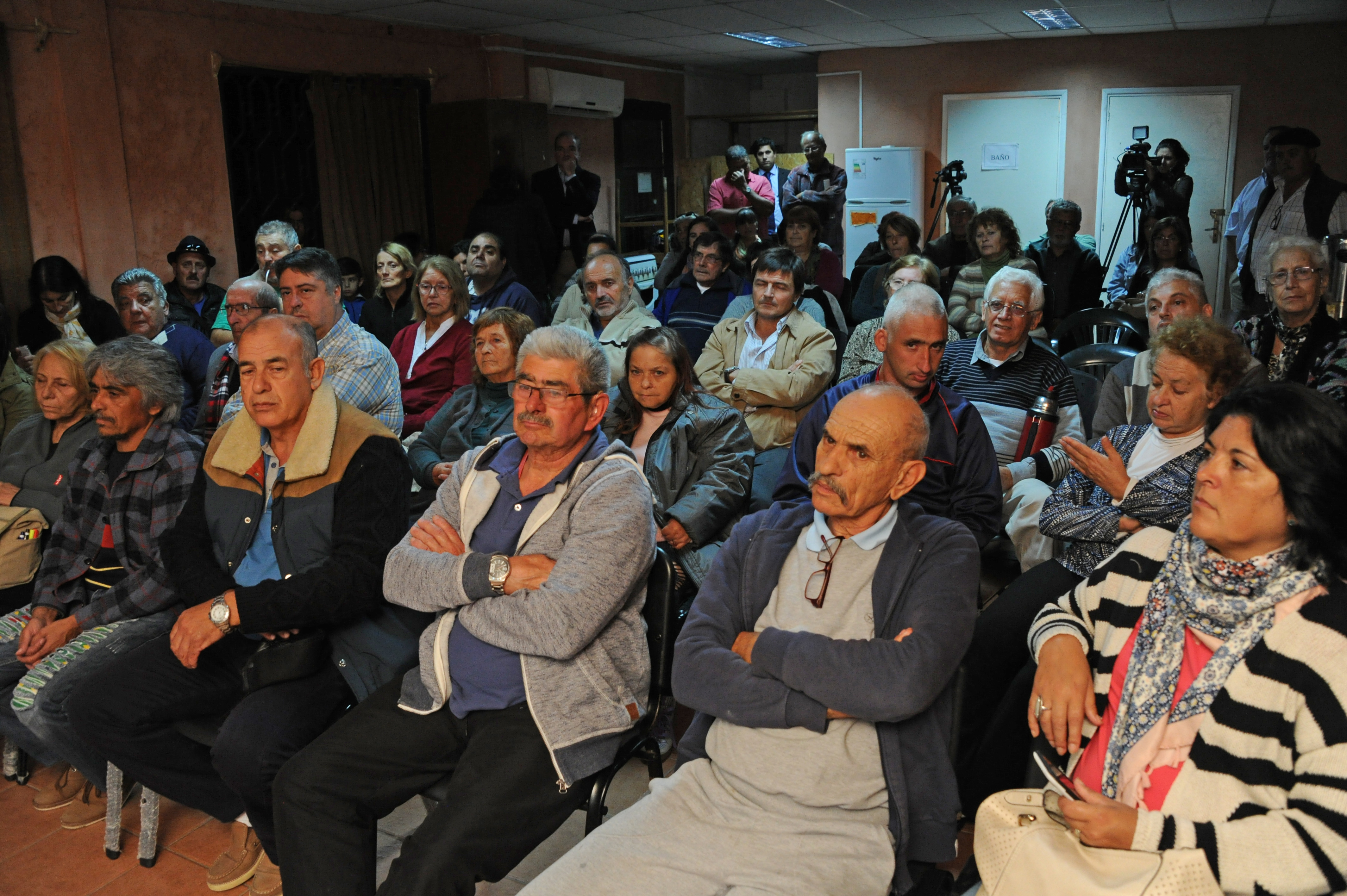 Vecinos asistentes al encuentro