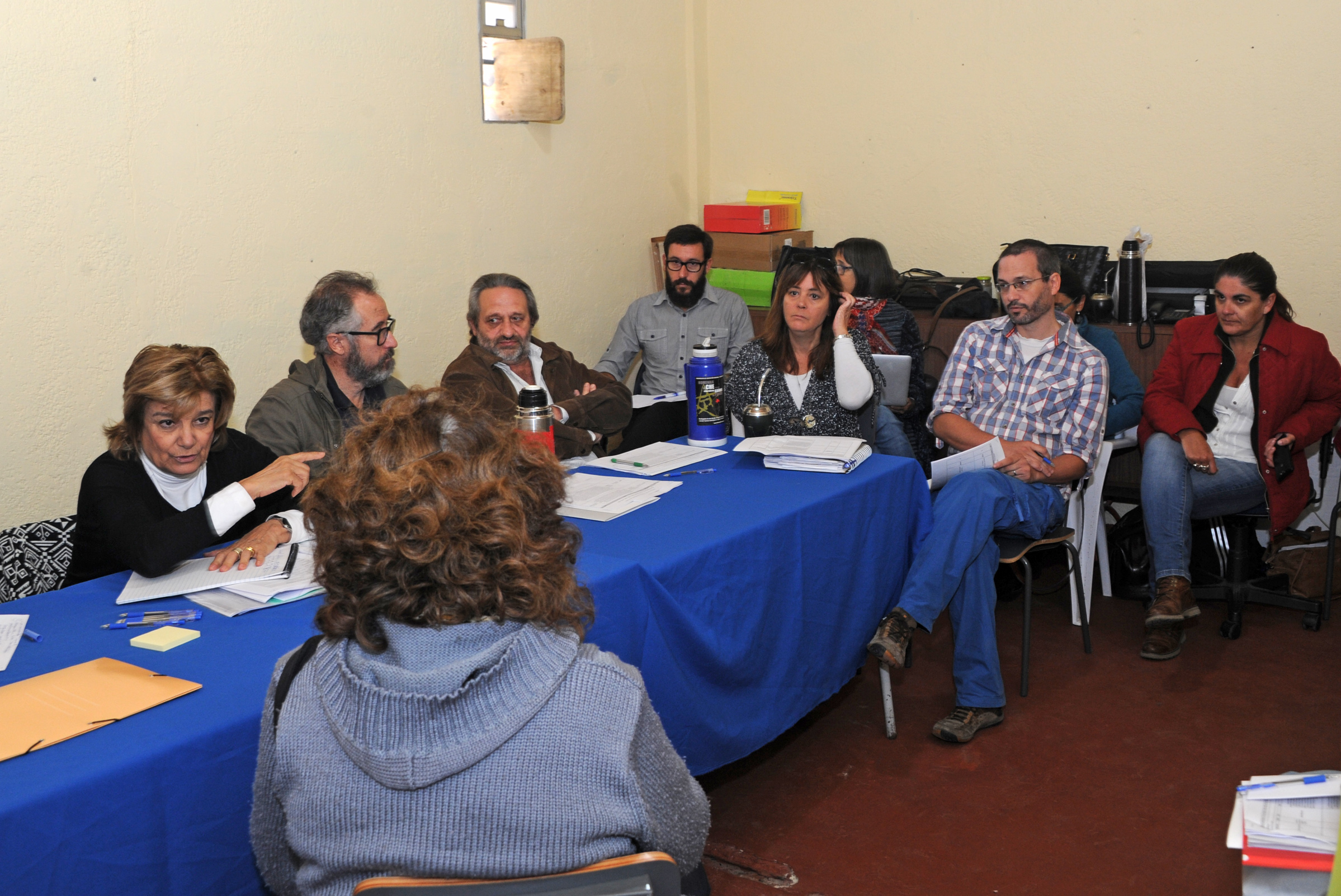Reunión de ministra Eneida de León con vecinos