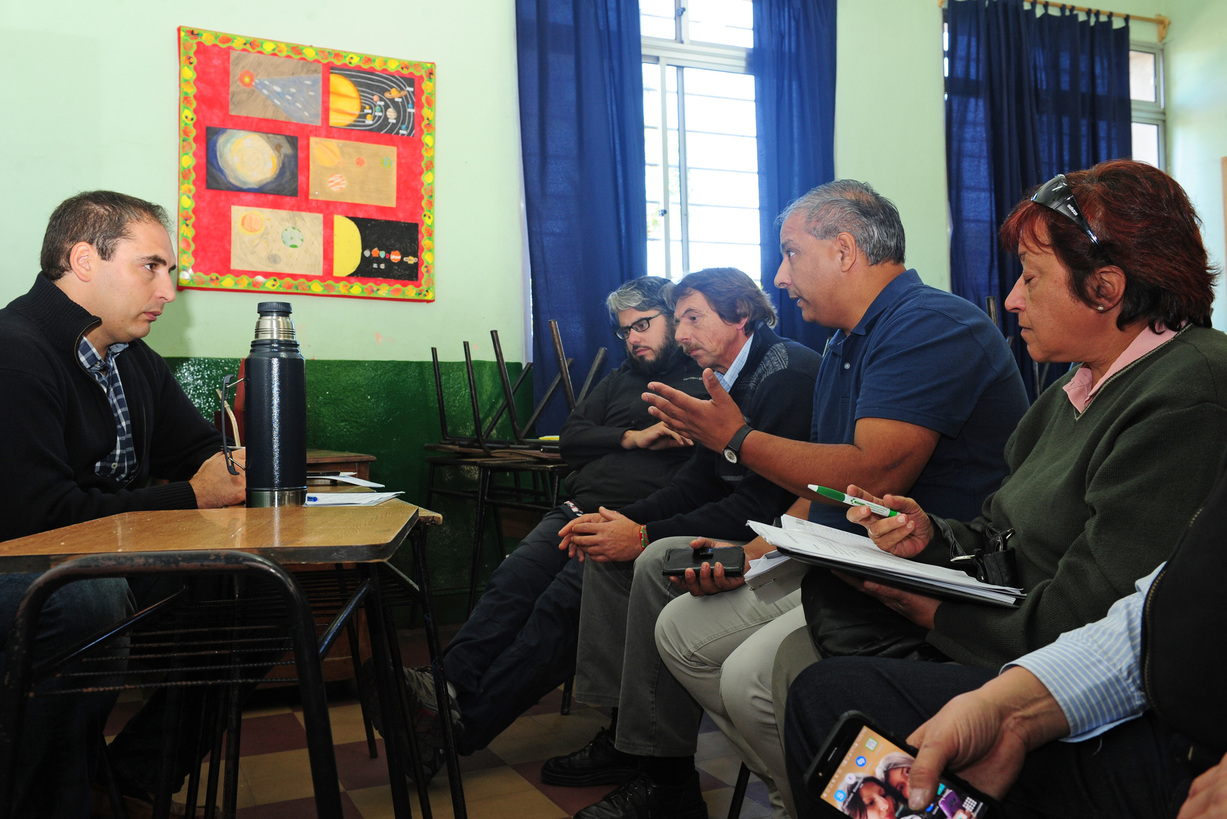 Pablo Ferreri reunido con vecinos de la zona