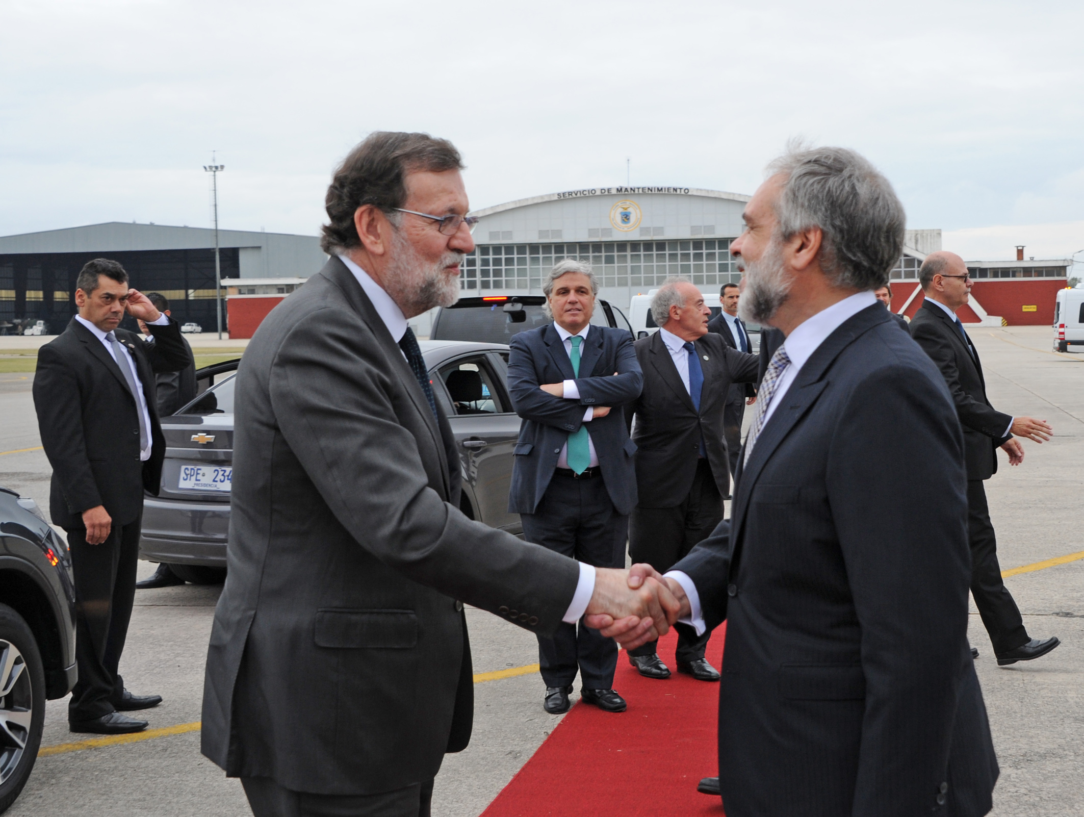 Subsecretario de Relaciones Exteriores de Uruguay, José Luis Cancela, recibe al presidente del Gobierno español, Mariano Rajoy