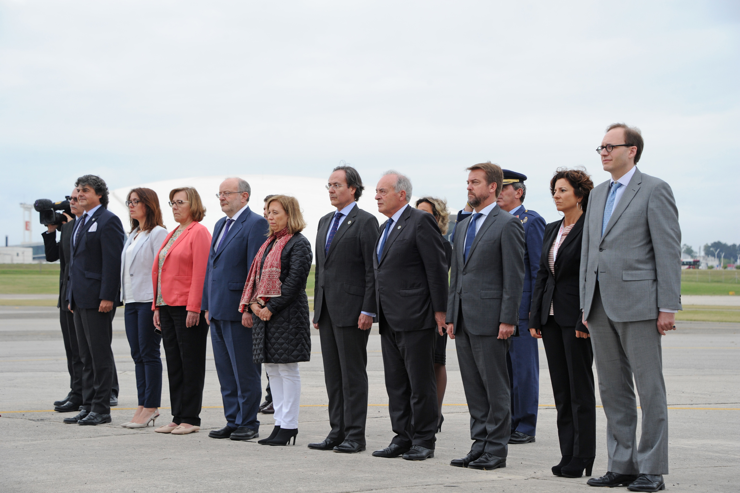 Autoridades asistentes a la Base Aérea N.º 1