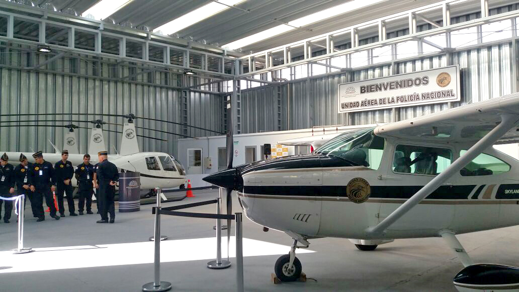 Hangar de la Unidad Aérea de Policía Nacional en aeropuerto de Carrasco