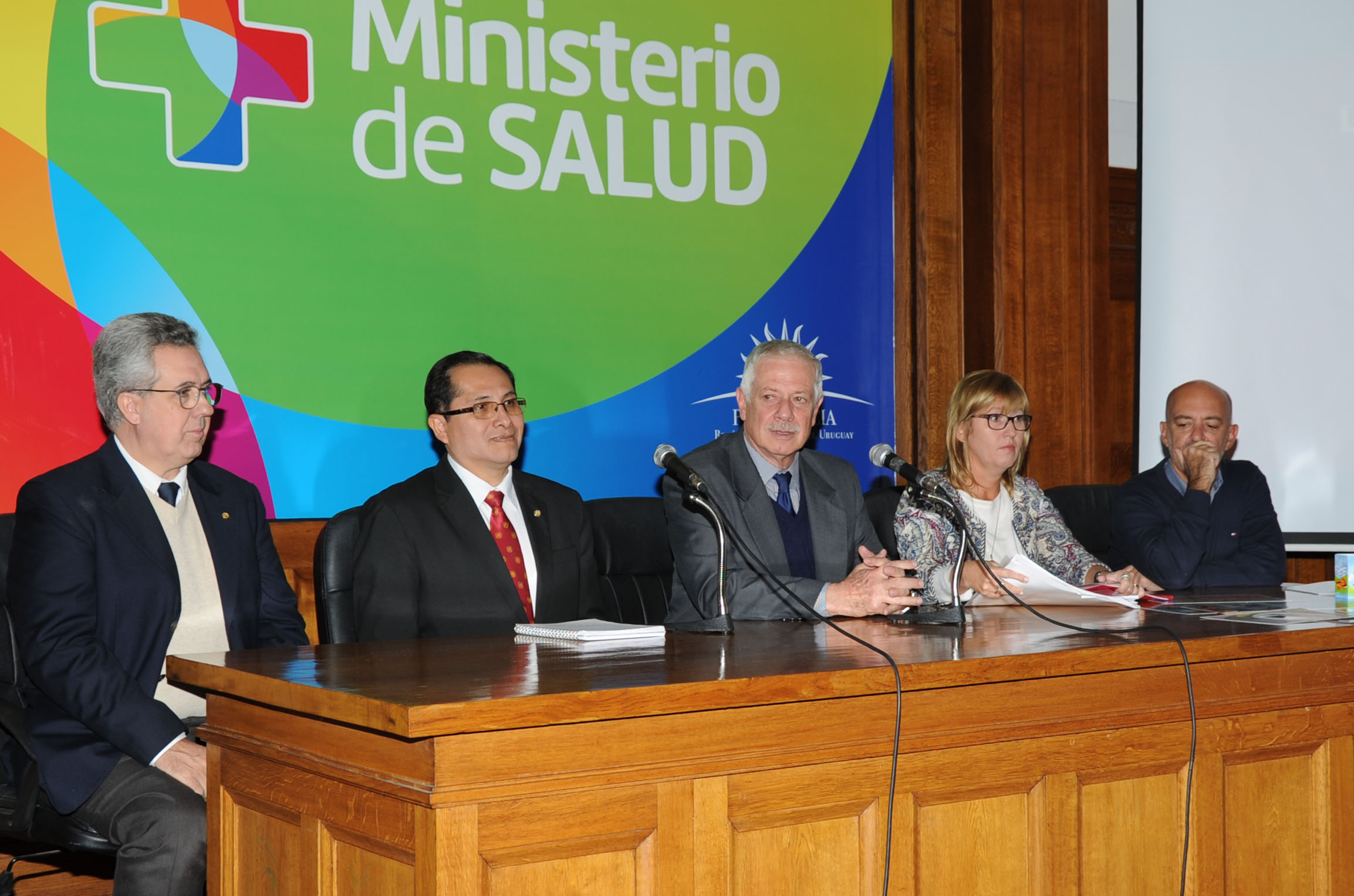 Ministro de Salud, Jorge Basso, la subsecretaria Cristina Lustemberg y representantes de FAO, OPS y Unicef