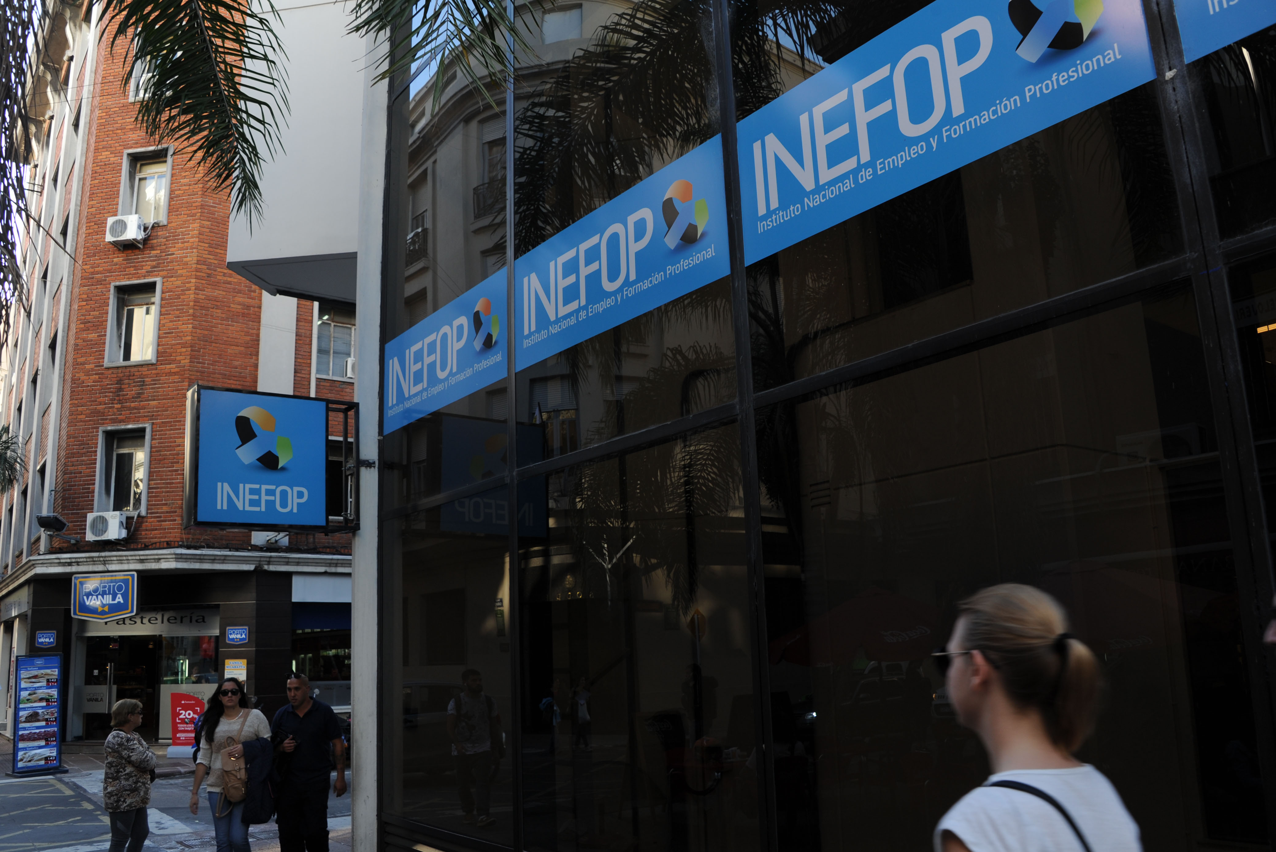 Fachada del local de Inefop
