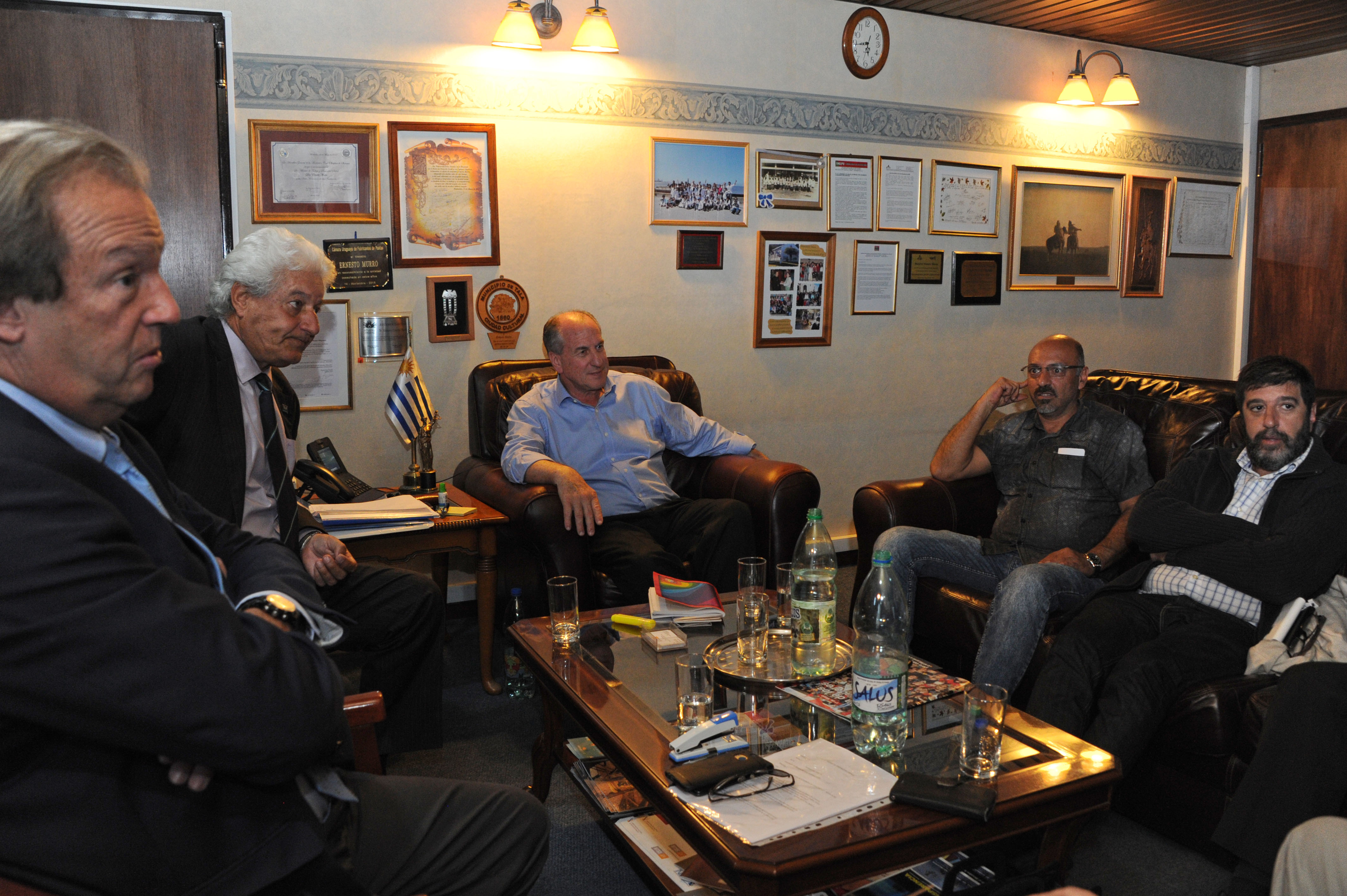 Reunión entre las cámaras empresariales, el PIT CNT y el MTSS