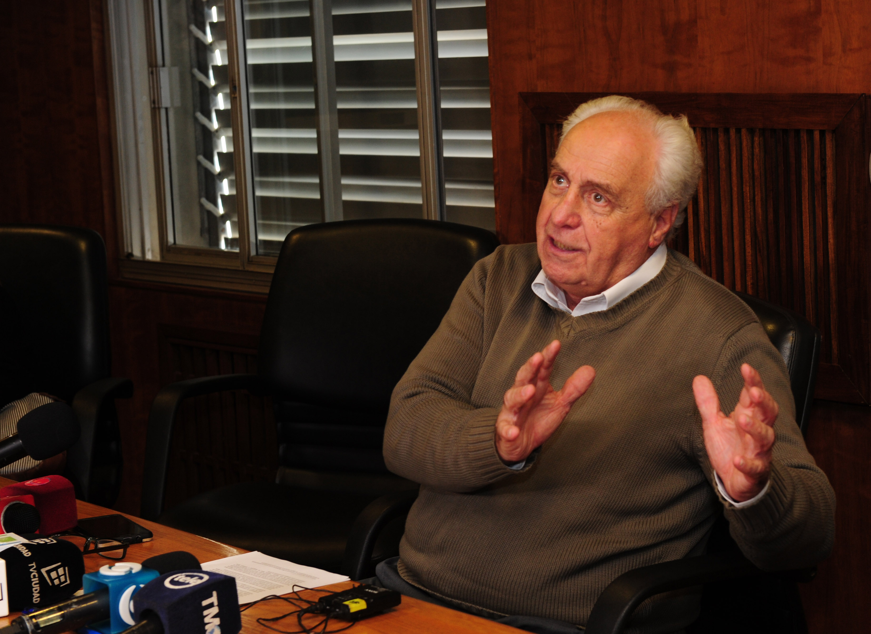 Ministro de Transporte y Obras Públicas, Víctor Rossi