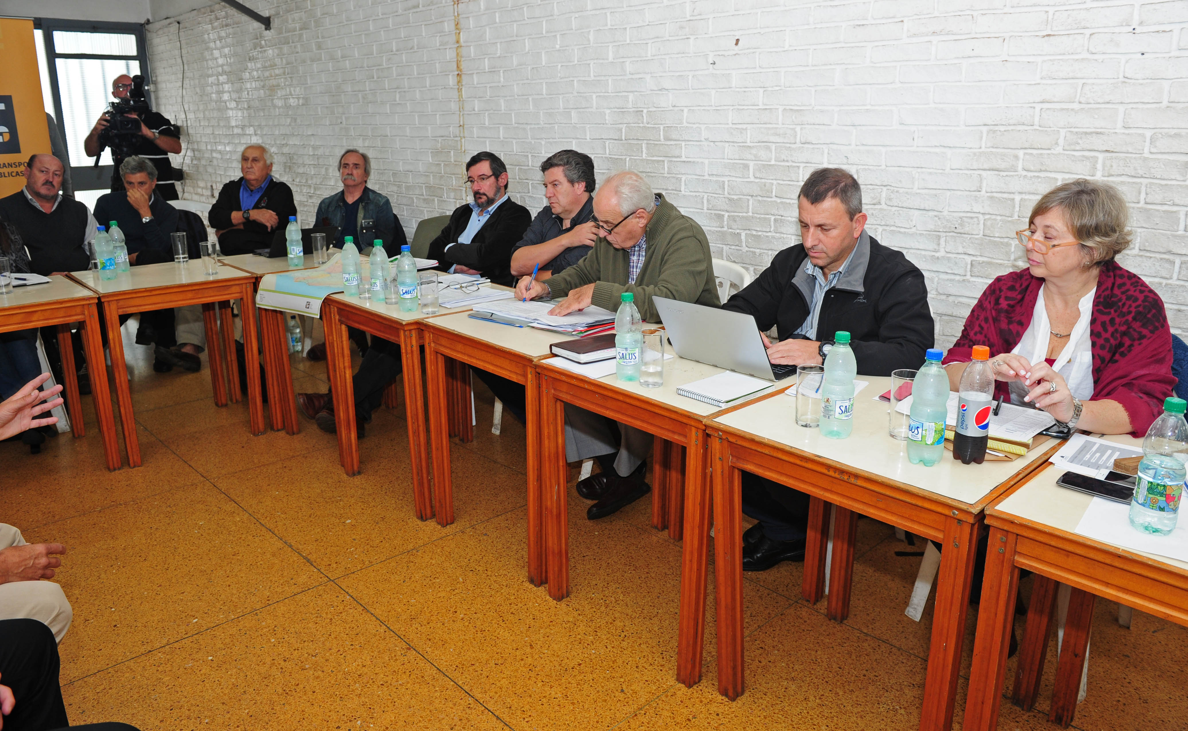 Rossi dialoga con diferentes organizaciones y vecinos