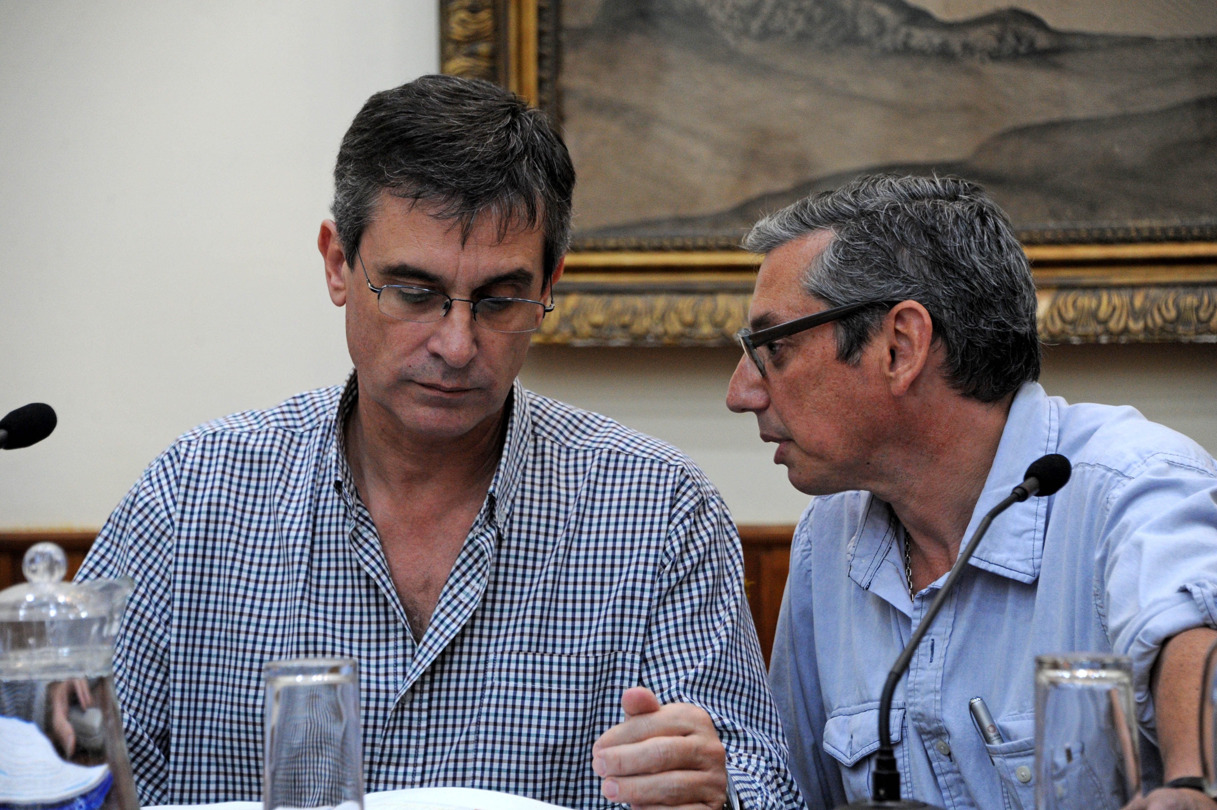 Director de OPP, Álvaro García, y el Intendente de Florida, Carlos Enciso, en conferencia de prensa