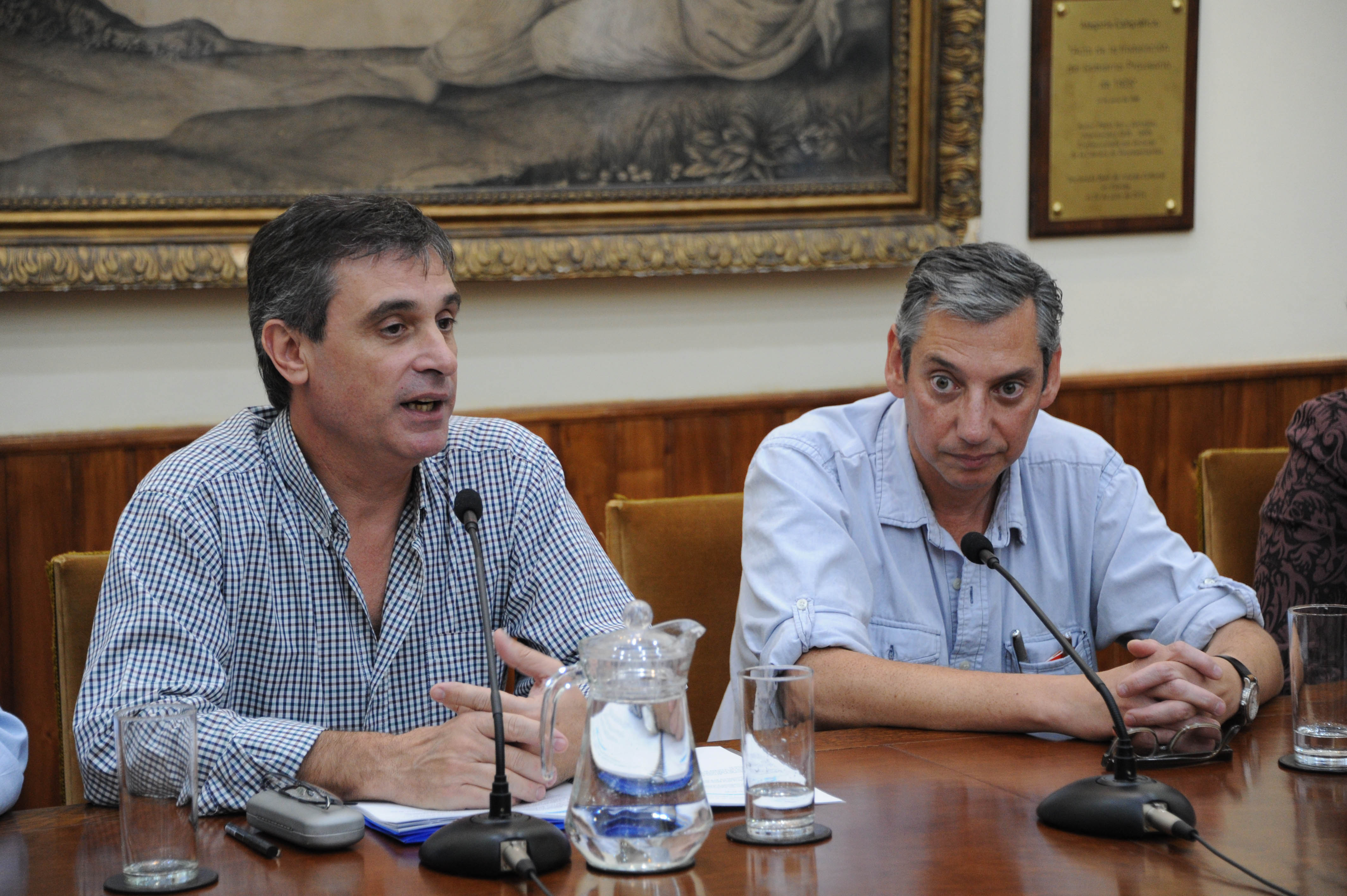 Director de OPP, Álvaro García, y el Intendente de Florida, Carlos Enciso, en conferencia de prensa