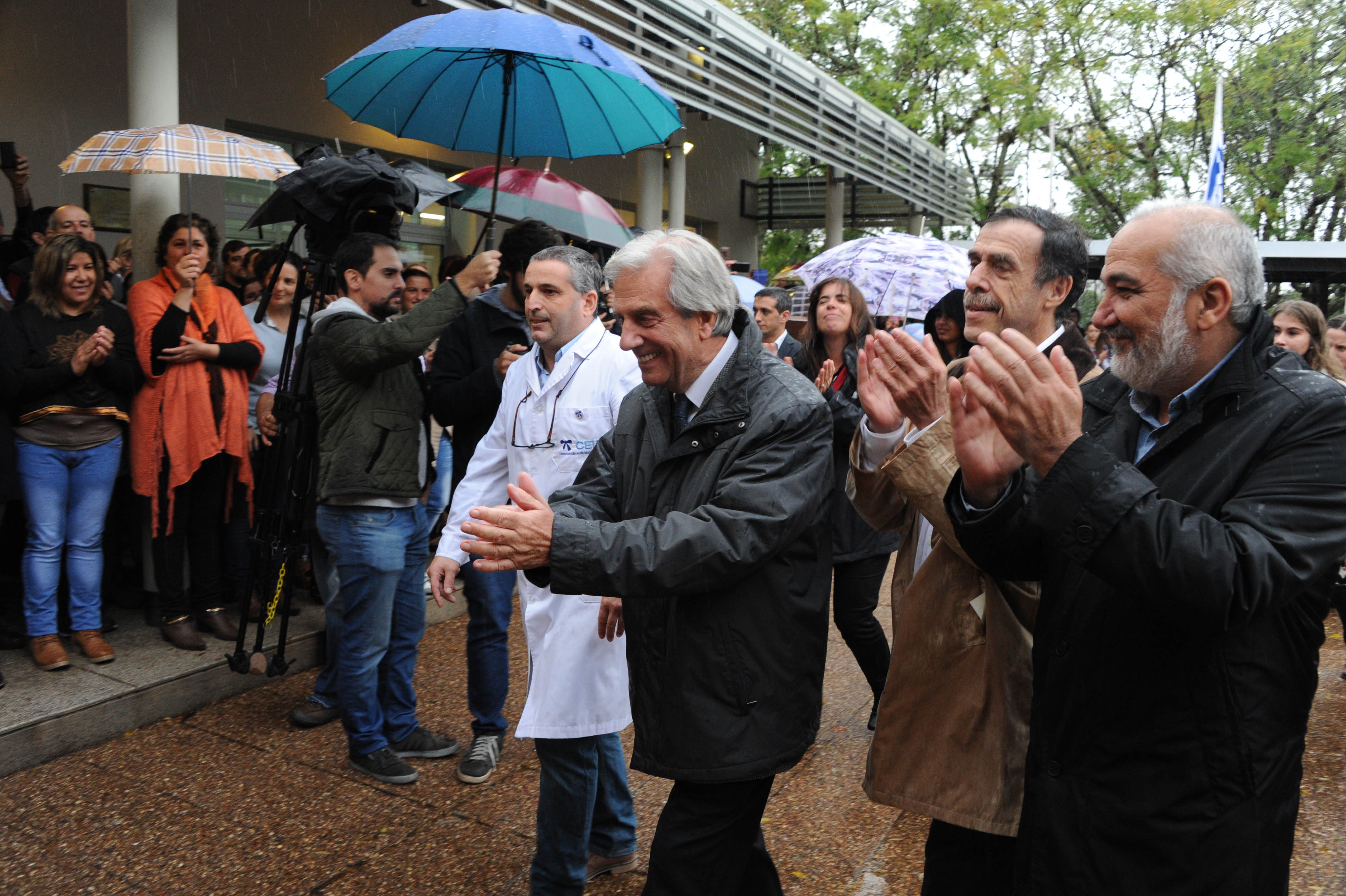 Llegada de Vázquez a la Escuela N.º 24 Italia