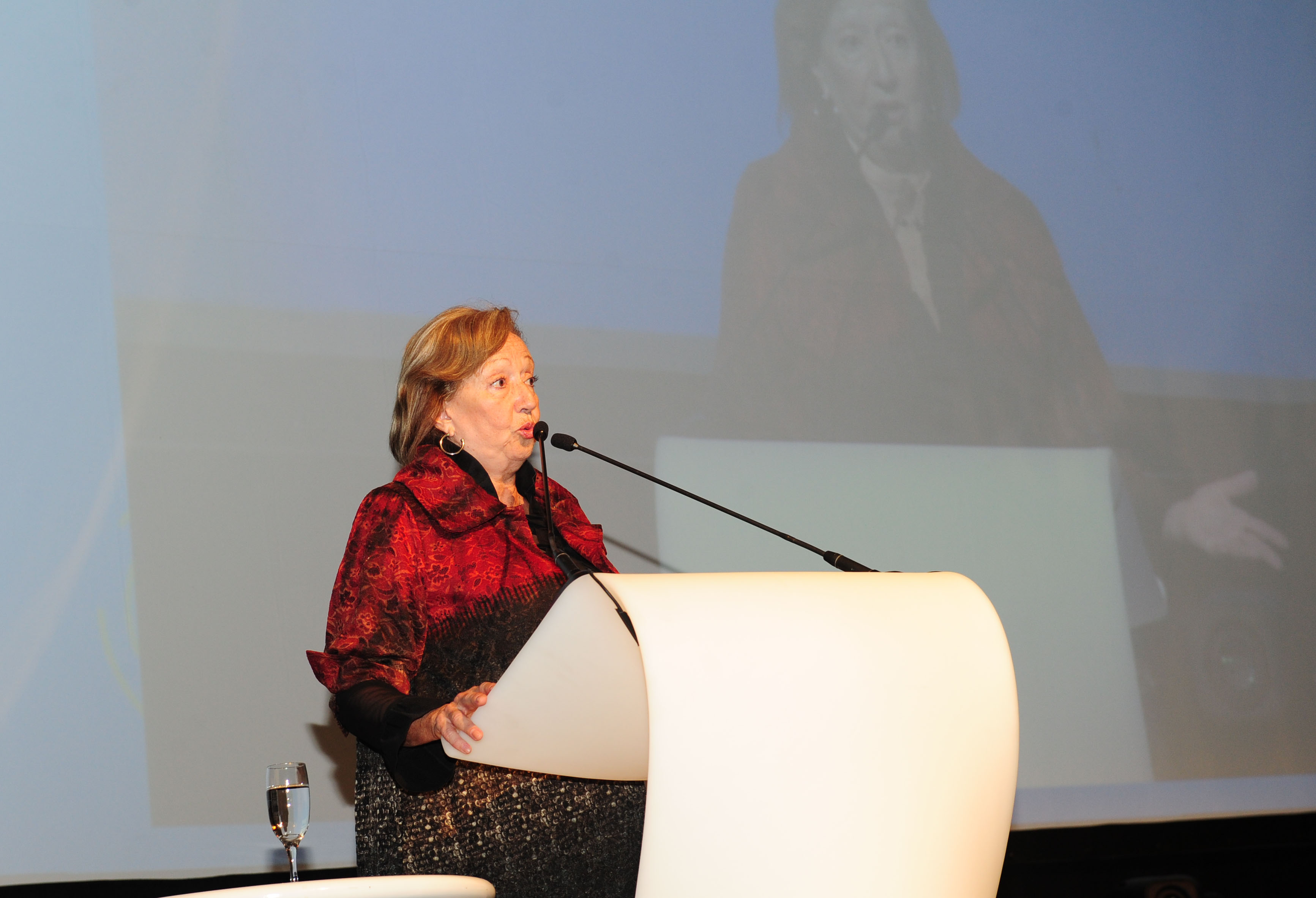 Ministra de Educación y Cultura, María Julia Muñoz