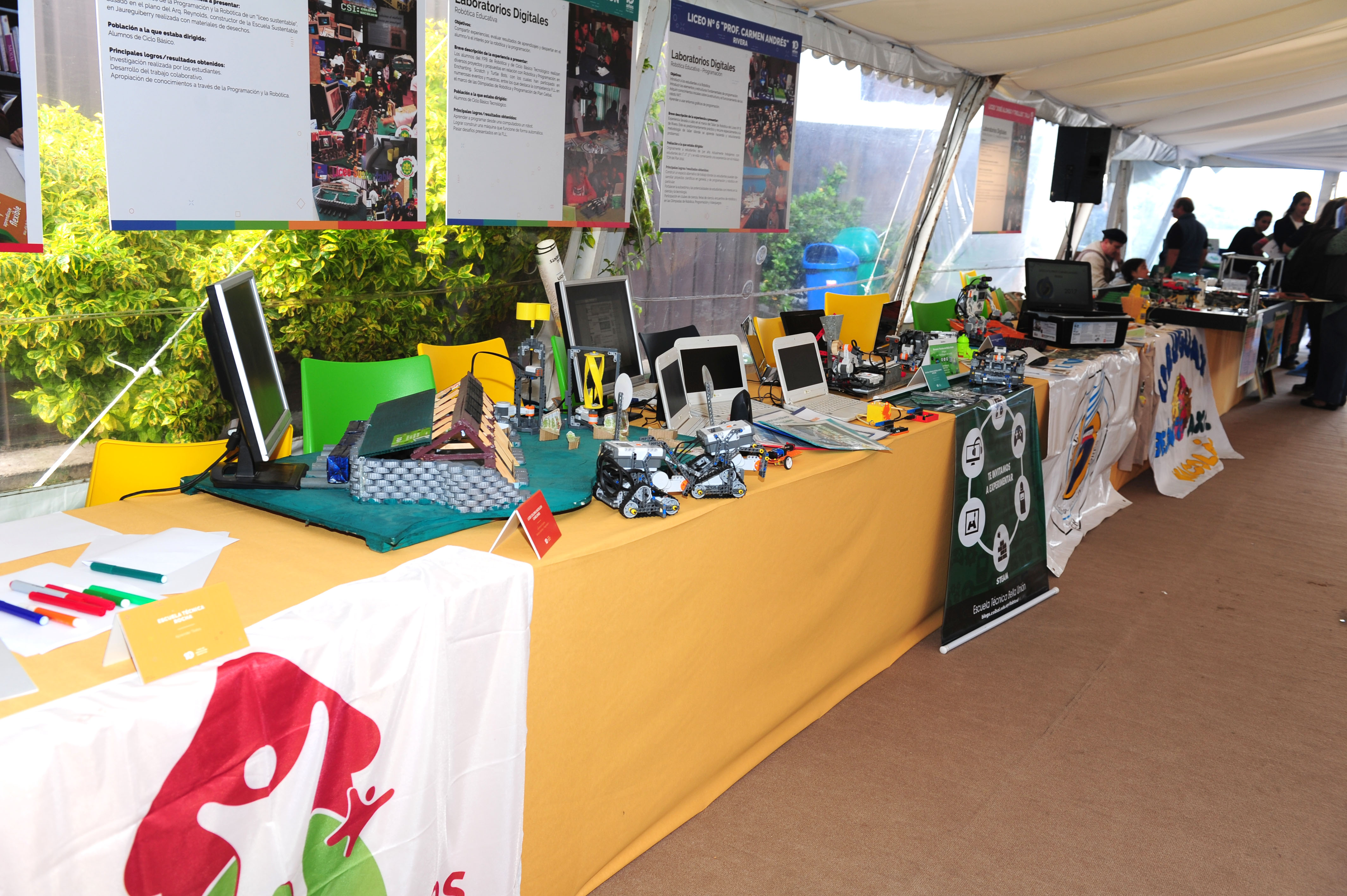 Exposición de robótica diseñada con las ceibalitas