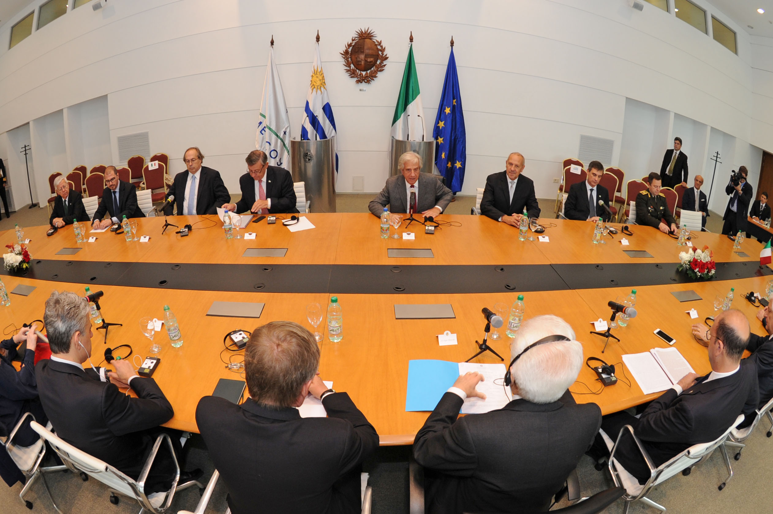 Reunión ampliada en el piso 11 de la Torre Ejecutiva