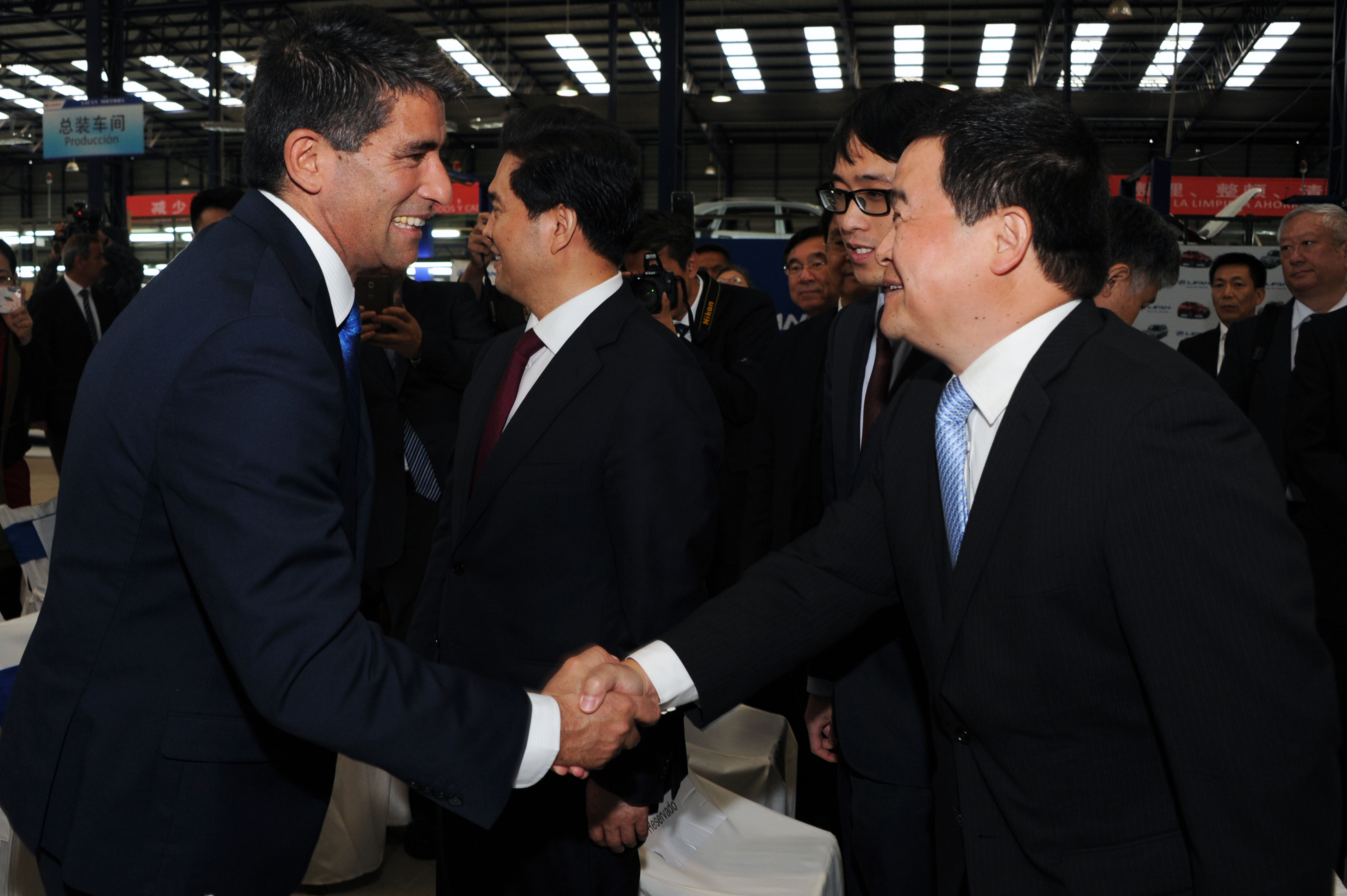 Sendic en la reapertura de planta de Lifan en Uruguay
