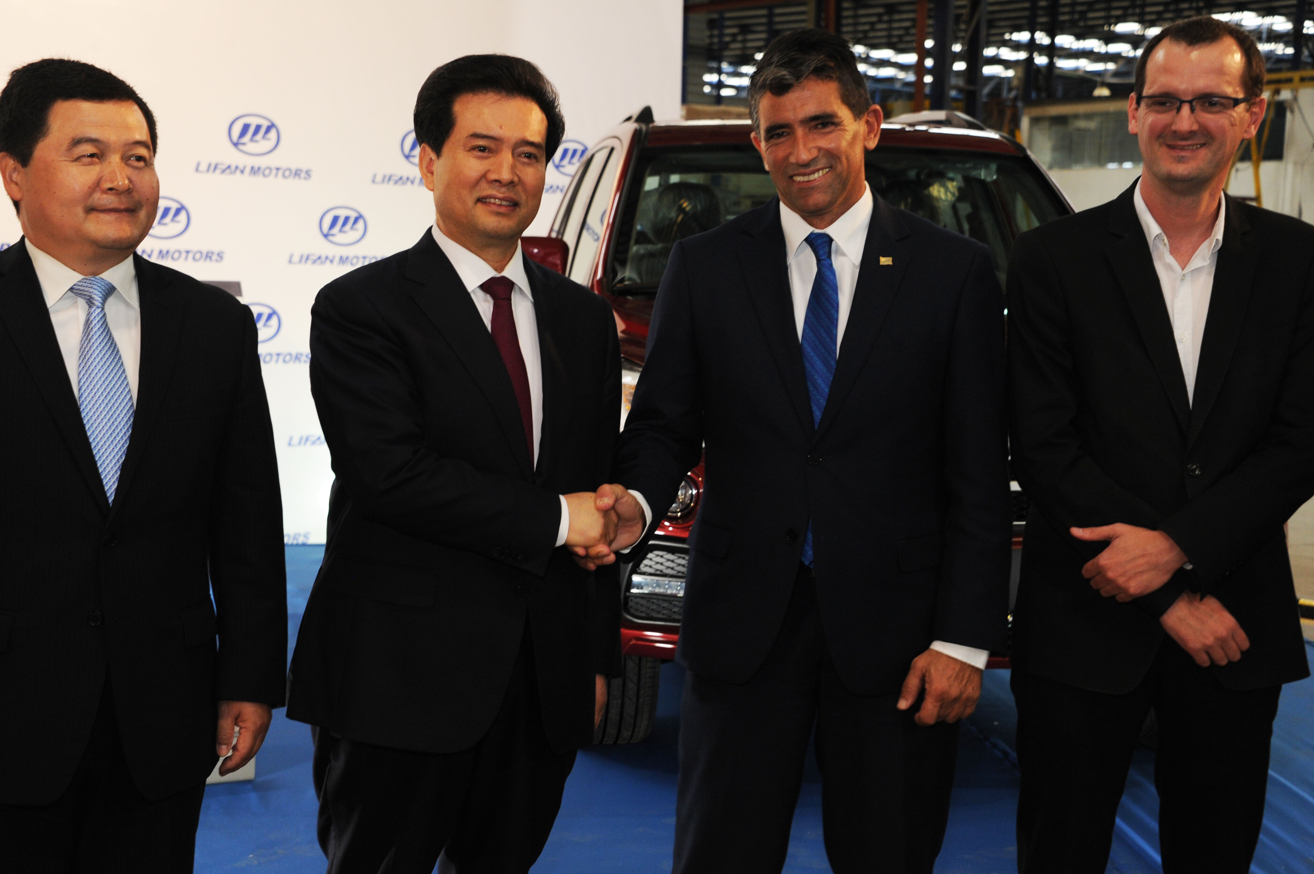Sendic en la reapertura de planta de Lifan en Uruguay
