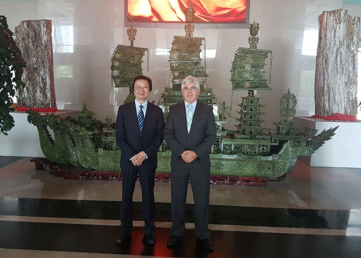Ministro Tabaré Aguerre en el foro organizado por China Una Franja, Una Ruta