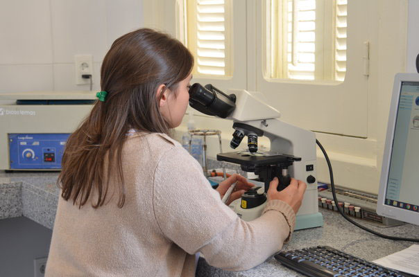 Laboratorio de análisis clínicos del hospital de Flores
