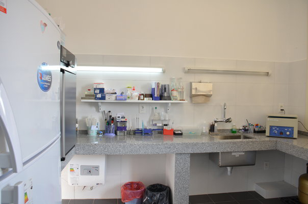 Laboratorio de análisis clínicos del hospital de Flores