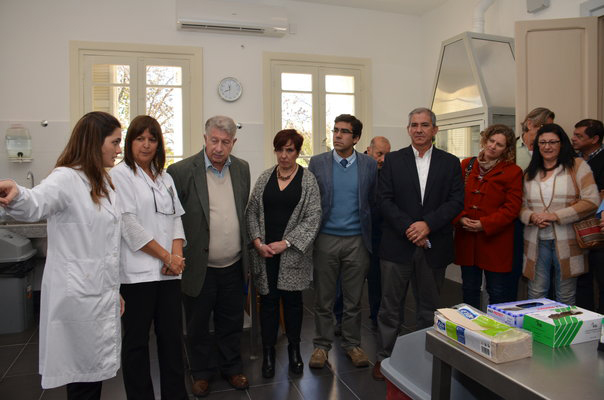 Inauguración del laboratorio de análisis clínicos del hospital de Flores